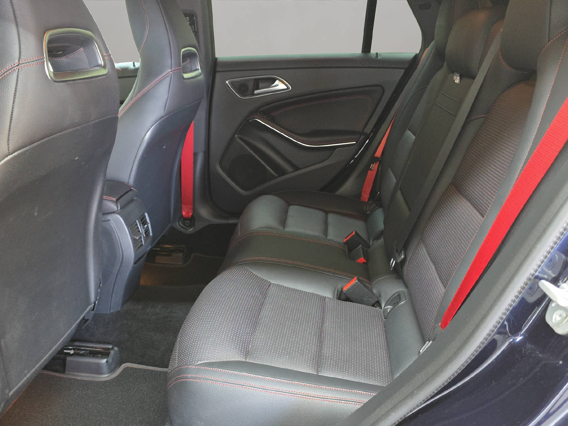 MERCEDES-BENZ CLA 250 Sport 4m Shooting Brake-image-9