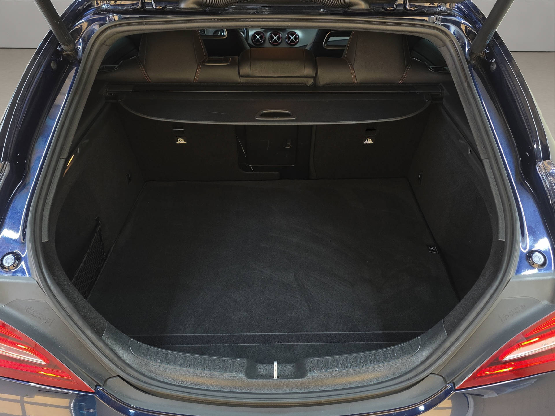 MERCEDES-BENZ CLA 250 Sport 4m Shooting Brake-image-11