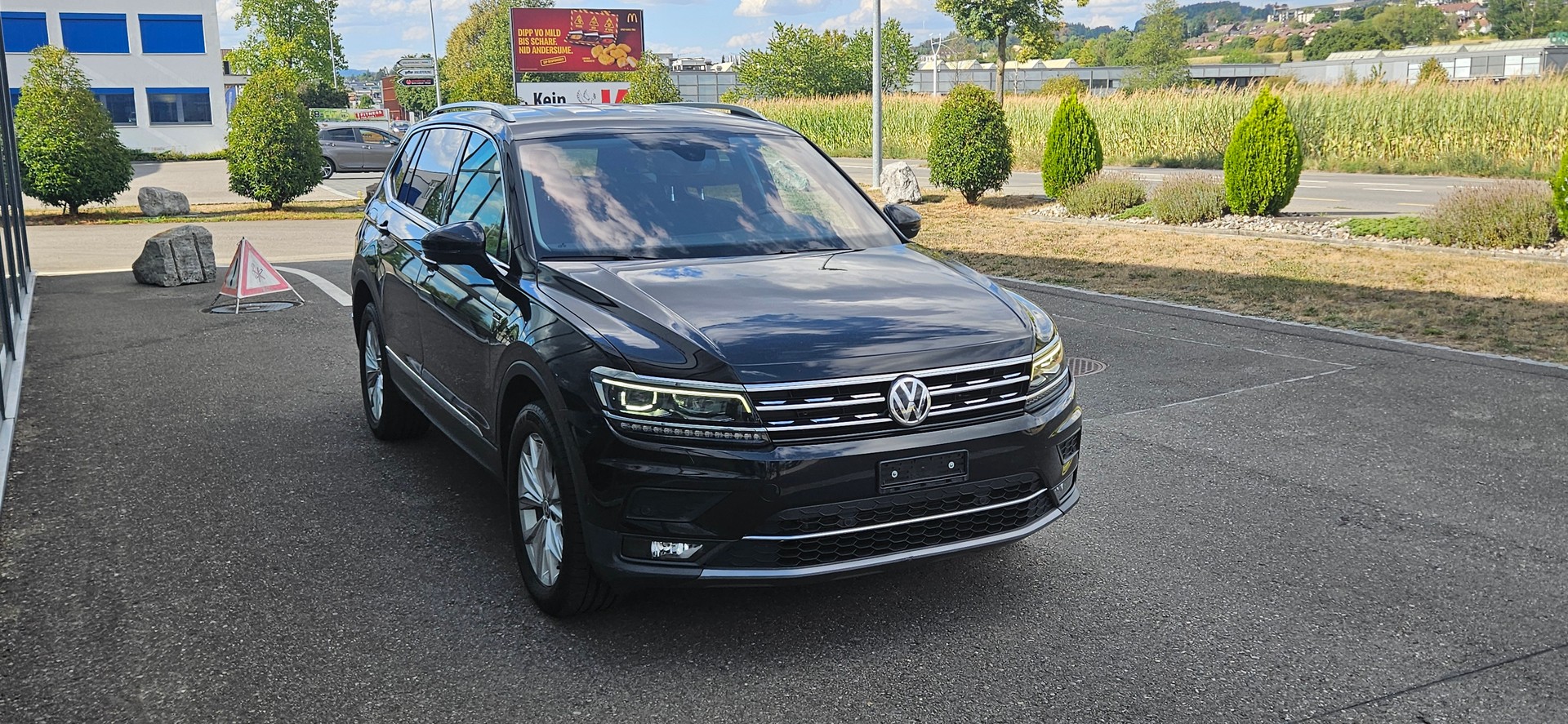 VW Tiguan Allspace 2.0TSI Highline 4Motion DSG-image-3