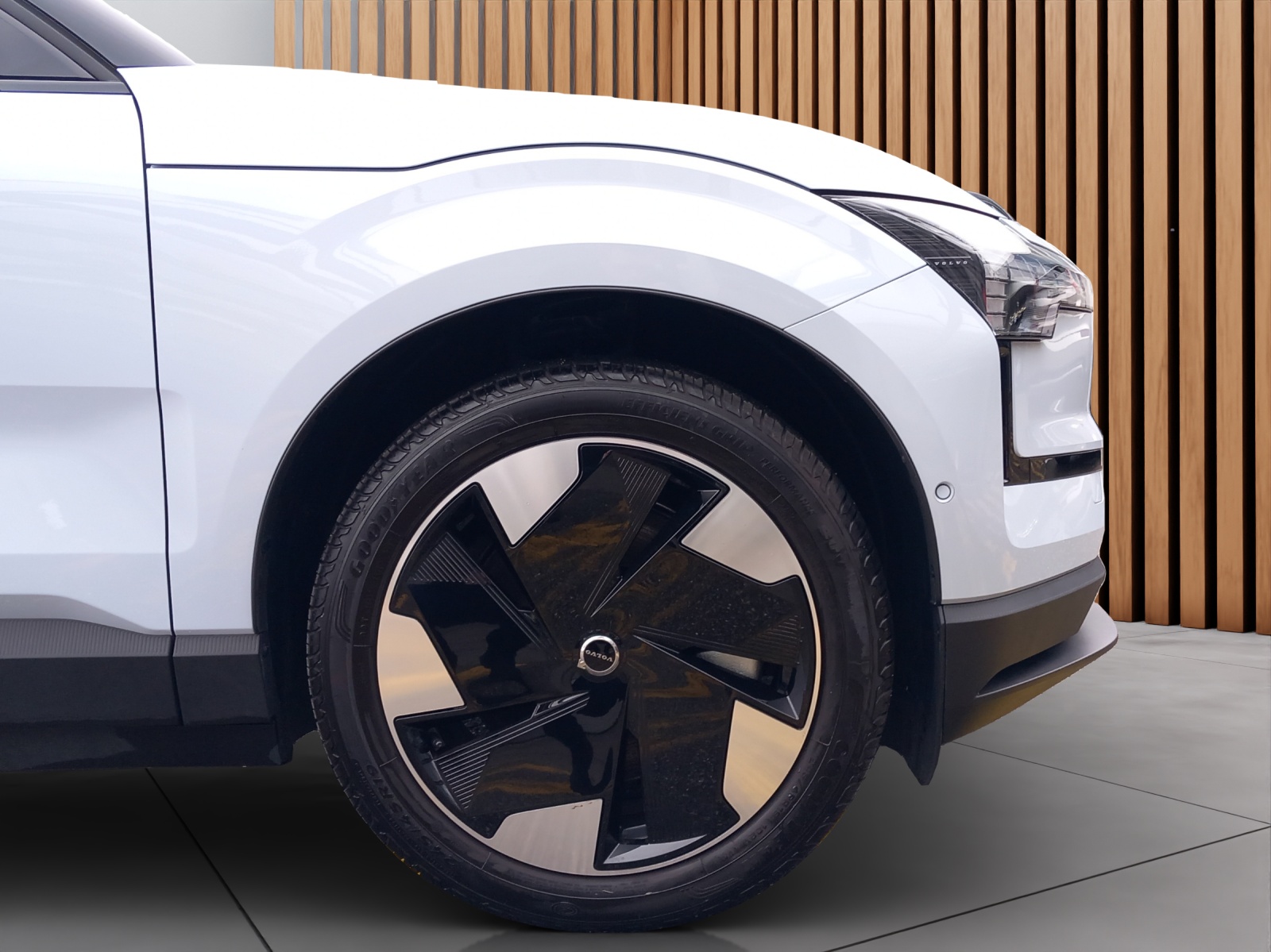 VOLVO EX30 E60 Twin Ultra AWD-image-11