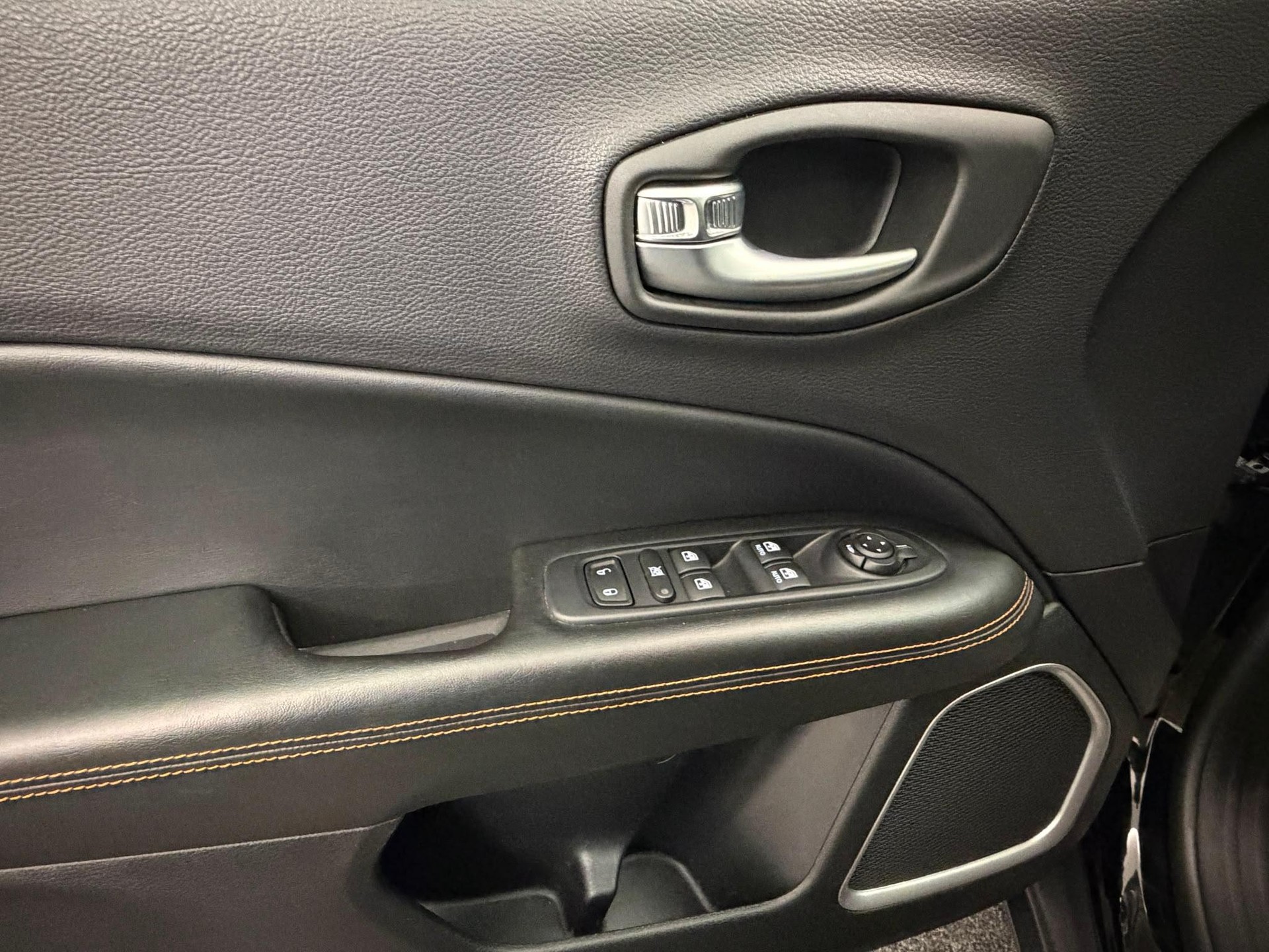 JEEP Compass 2.0 CRD Limited AWD-image-15