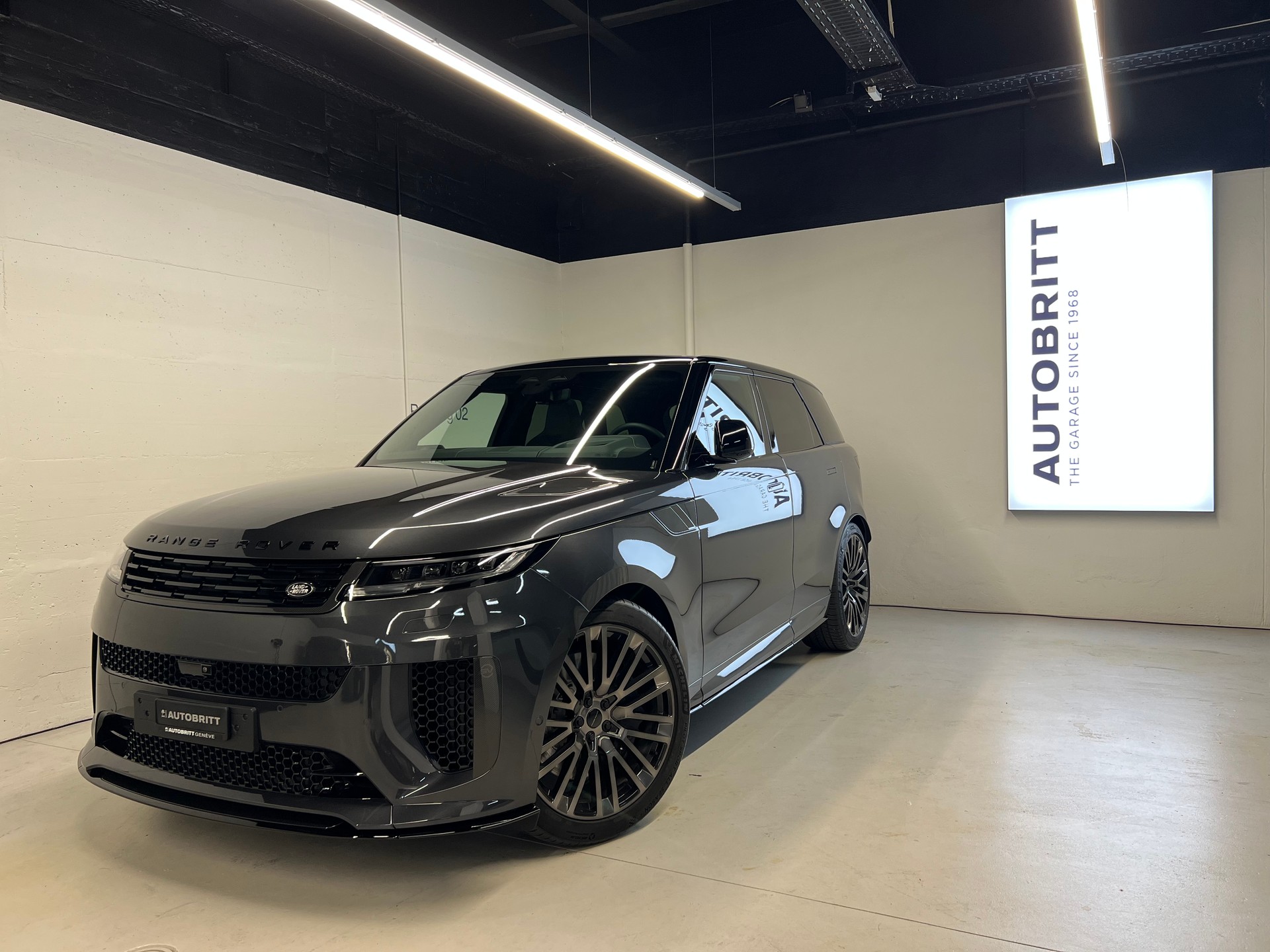 LAND ROVER Range Rover Sport 4.4 V8 SV Carbon