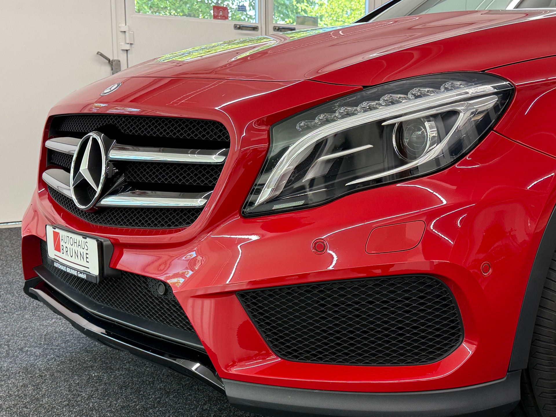 MERCEDES-BENZ GLA 250 AMG Line 4Matic 7G-DCT-image-9