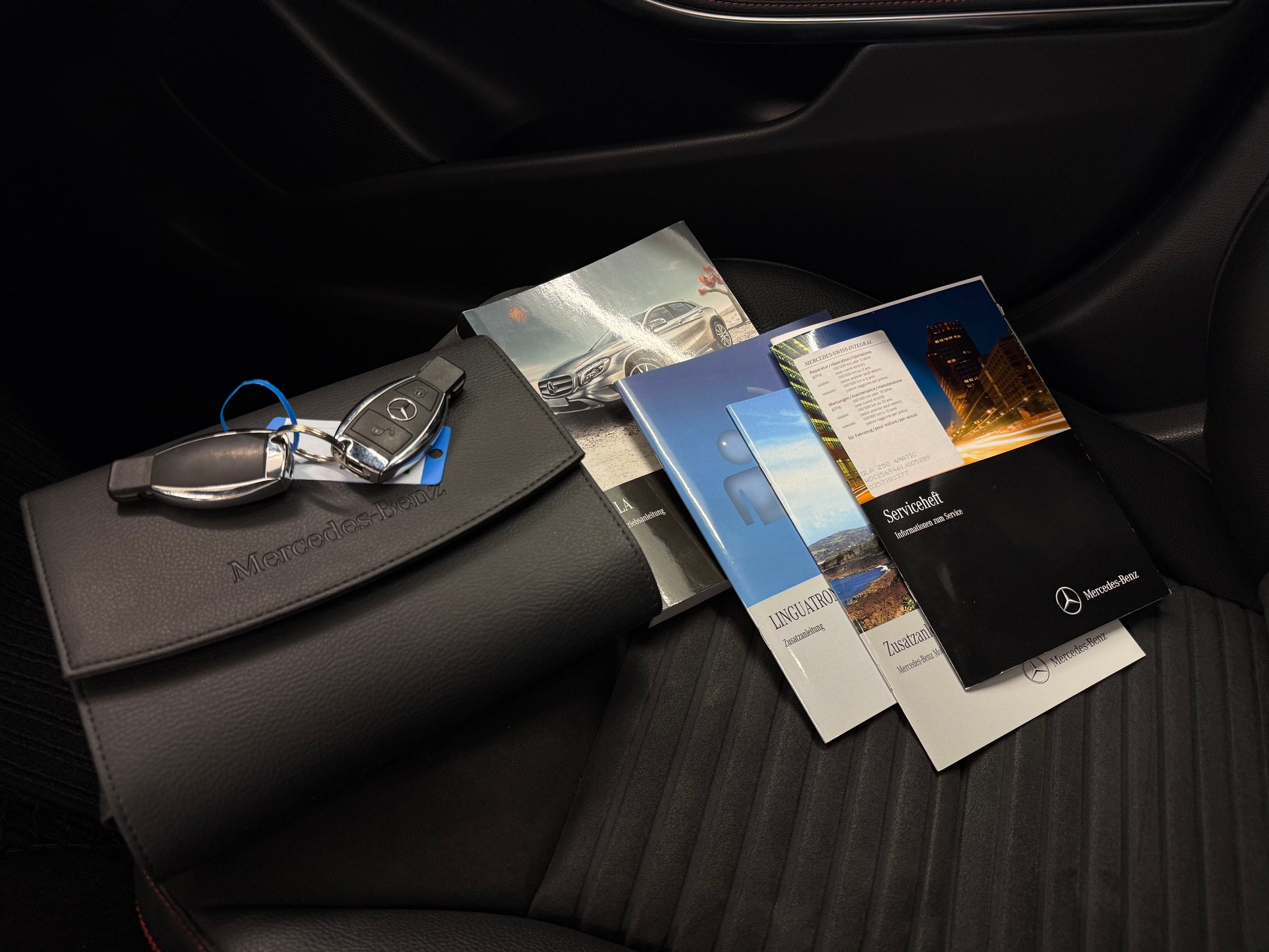 MERCEDES-BENZ GLA 250 AMG Line 4Matic 7G-DCT-image-23