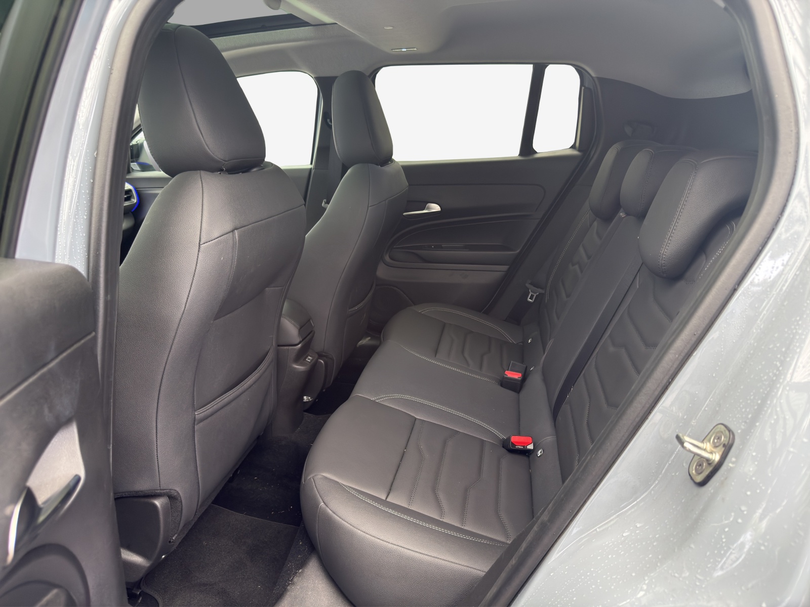 JEEP Avenger 54kWh Summit Sky-image-11