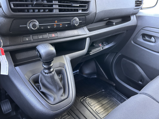TOYOTA Proace 2.2D Panel M Activ-image-11