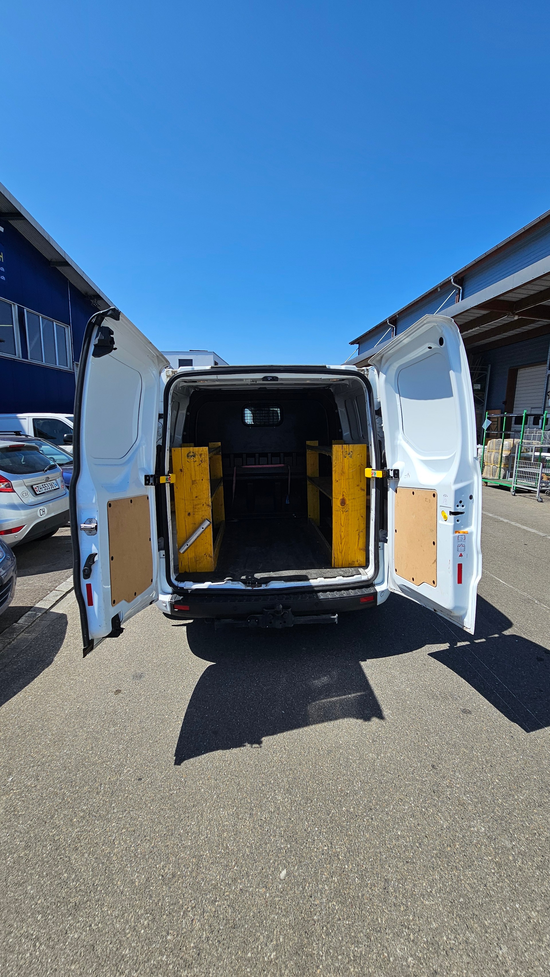 FORD Transit Custom Van 300 L2H1 DK 6 Plätze-image-8