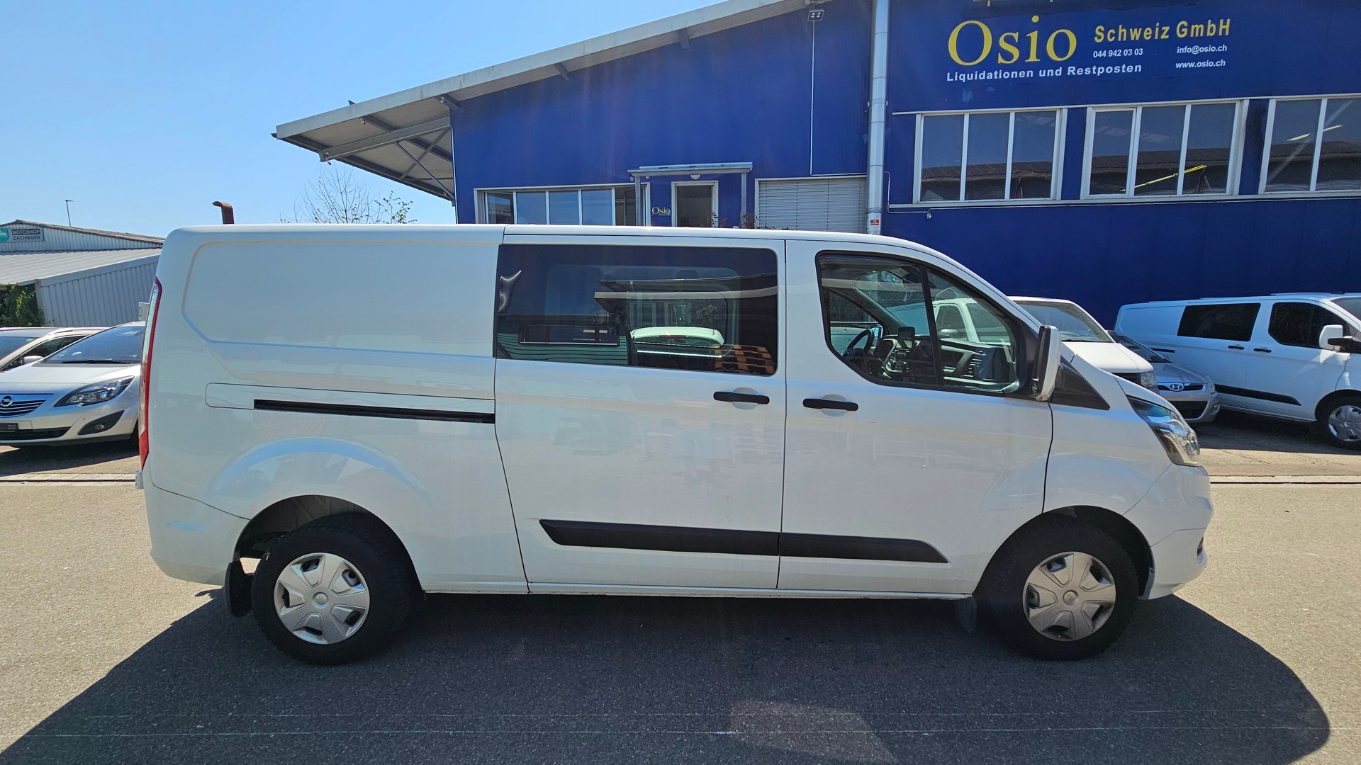 FORD Transit Custom Van 300 L2H1 DK 6 Plätze-image-4