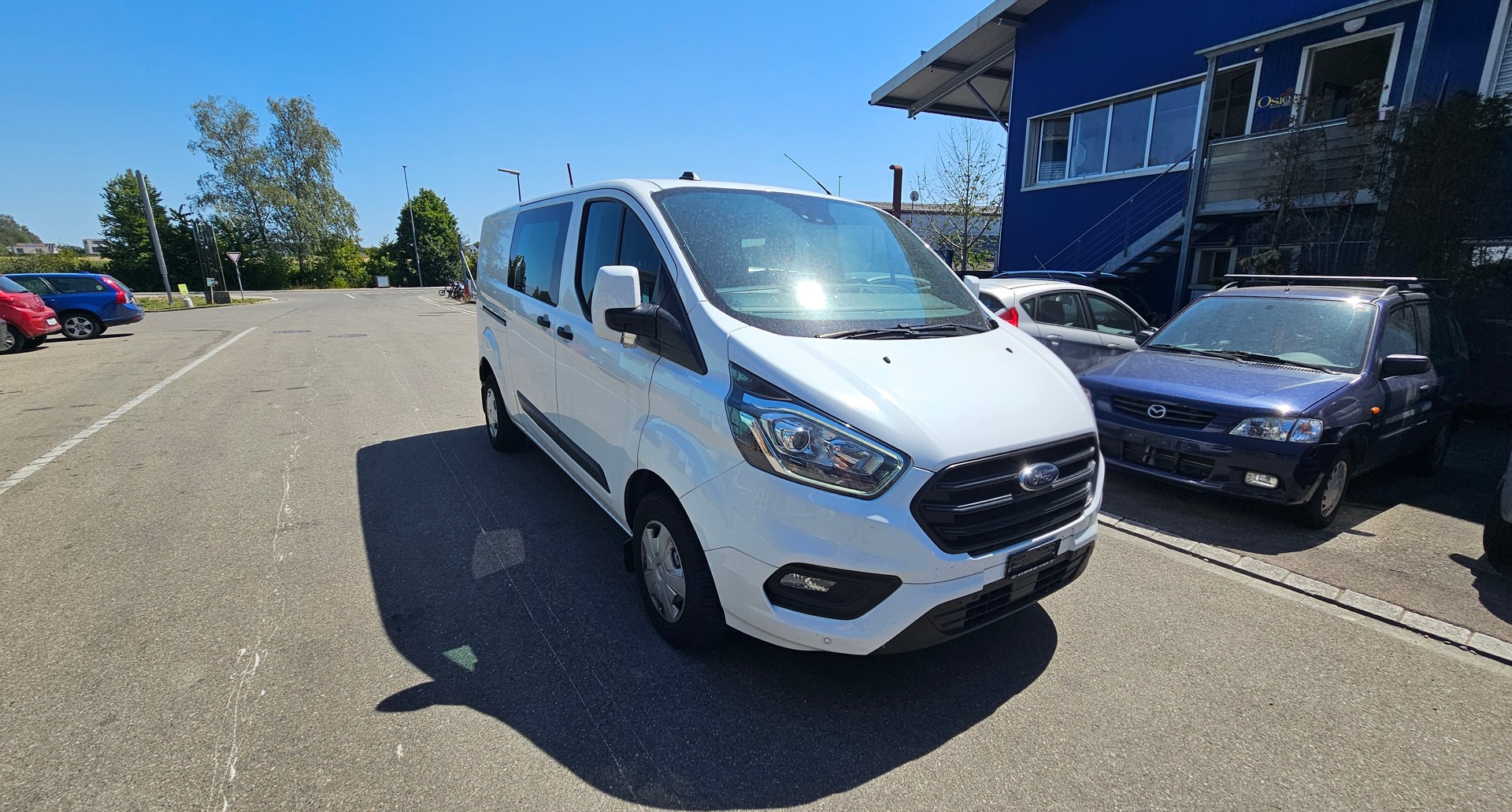 FORD Transit Custom Van 300 L2H1 DK 6 Plätze-image-1