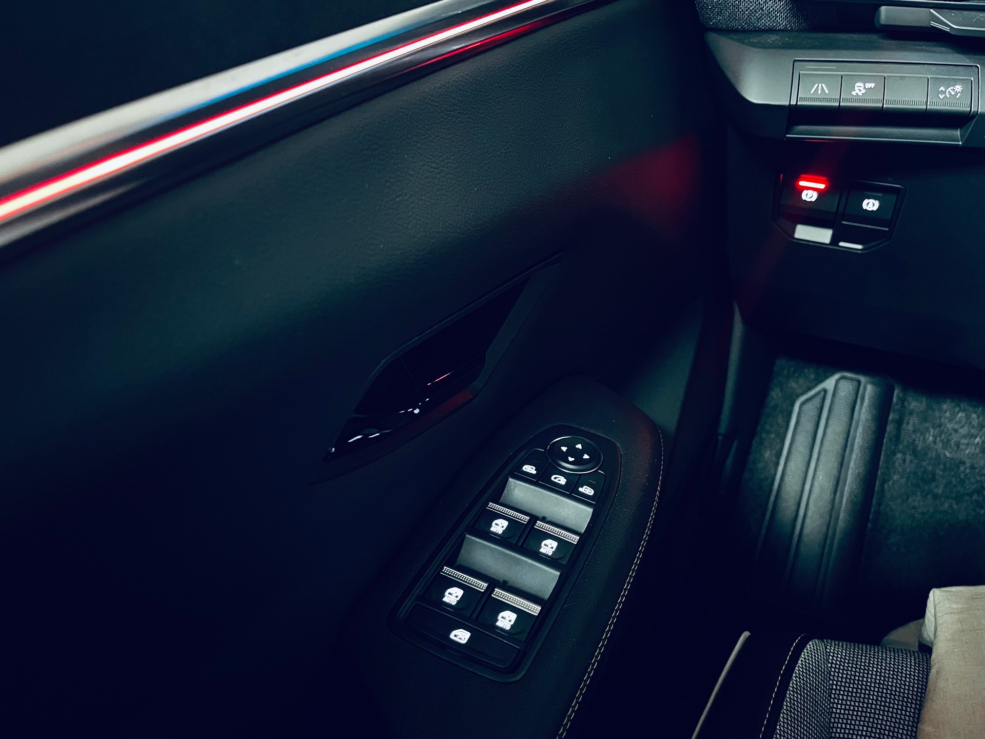 RENAULT Mégane E-TECH EV60 Techno-image-25