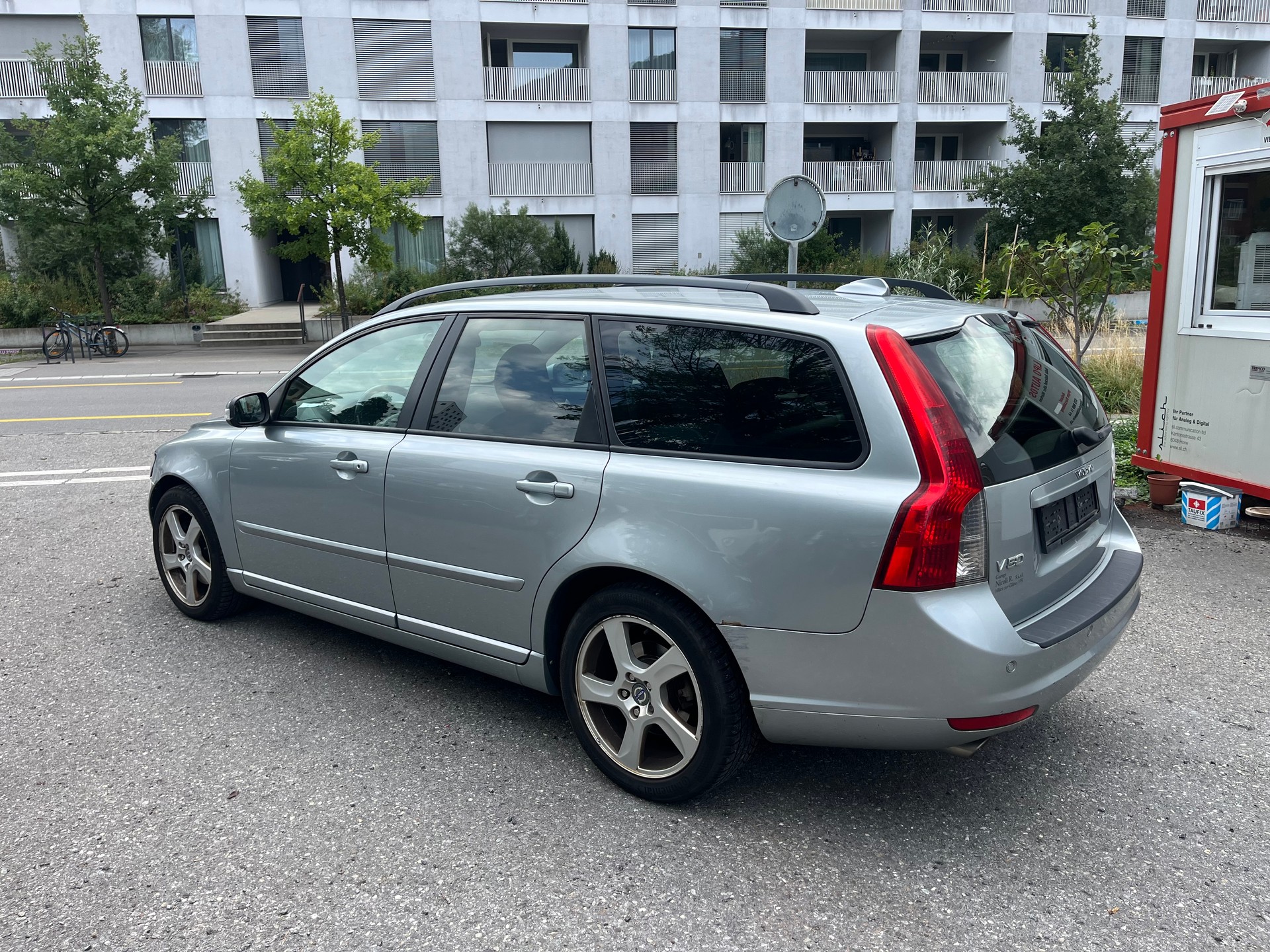 VOLVO V50 D5-image-2