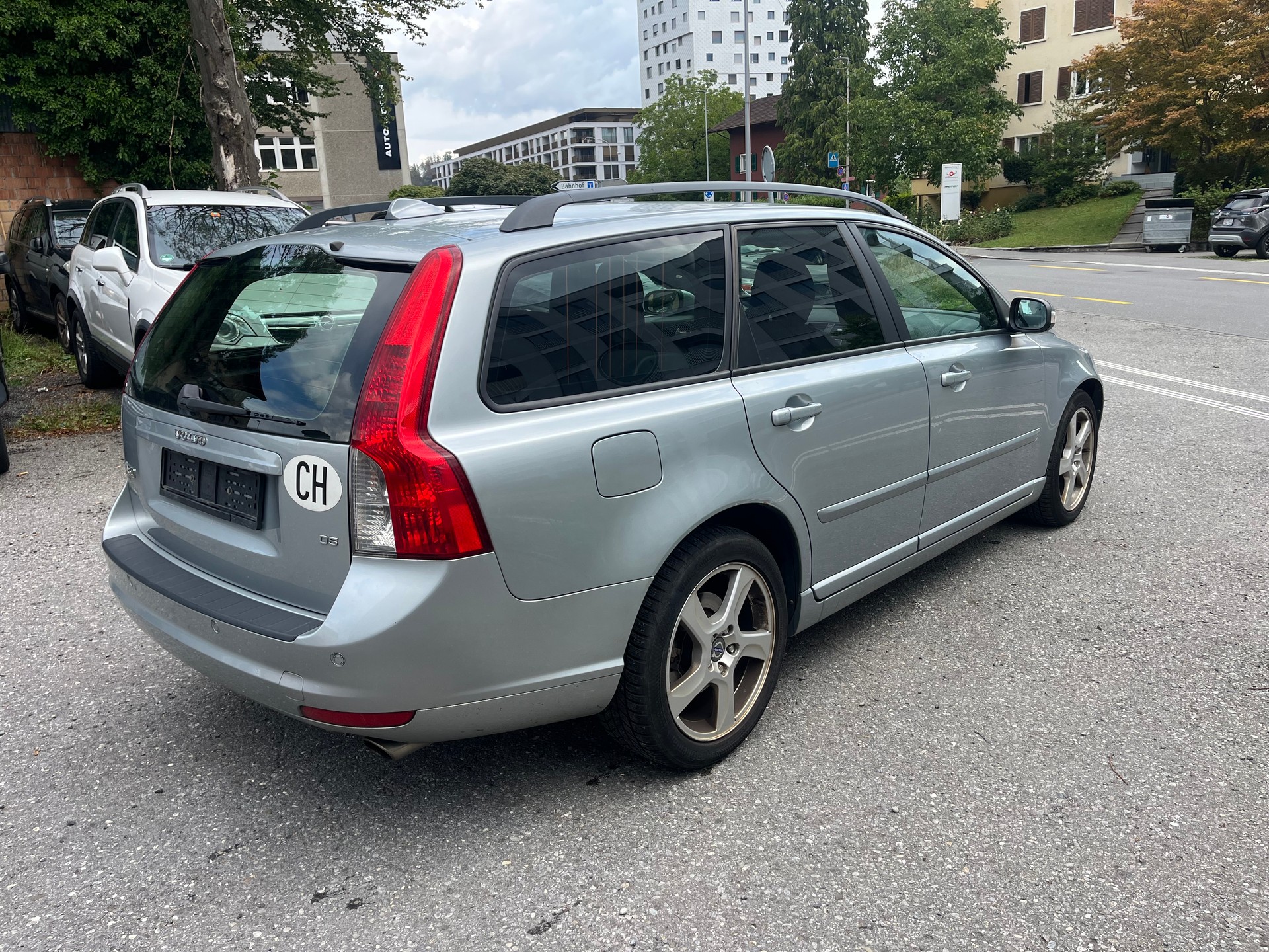 VOLVO V50 D5-image-4