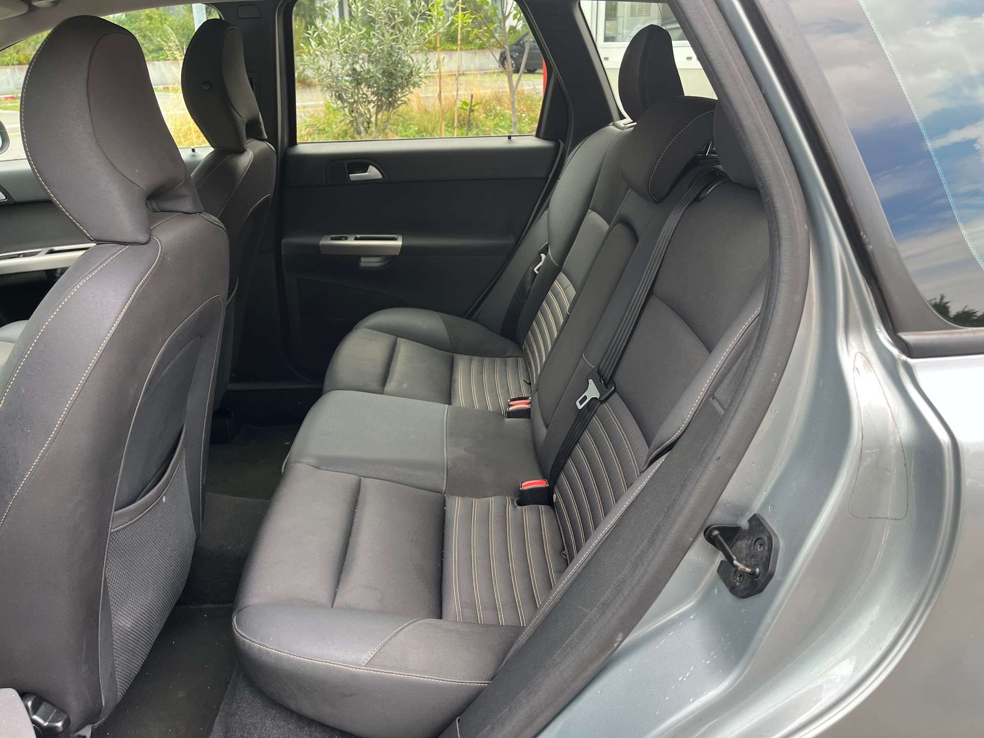 VOLVO V50 D5-image-6
