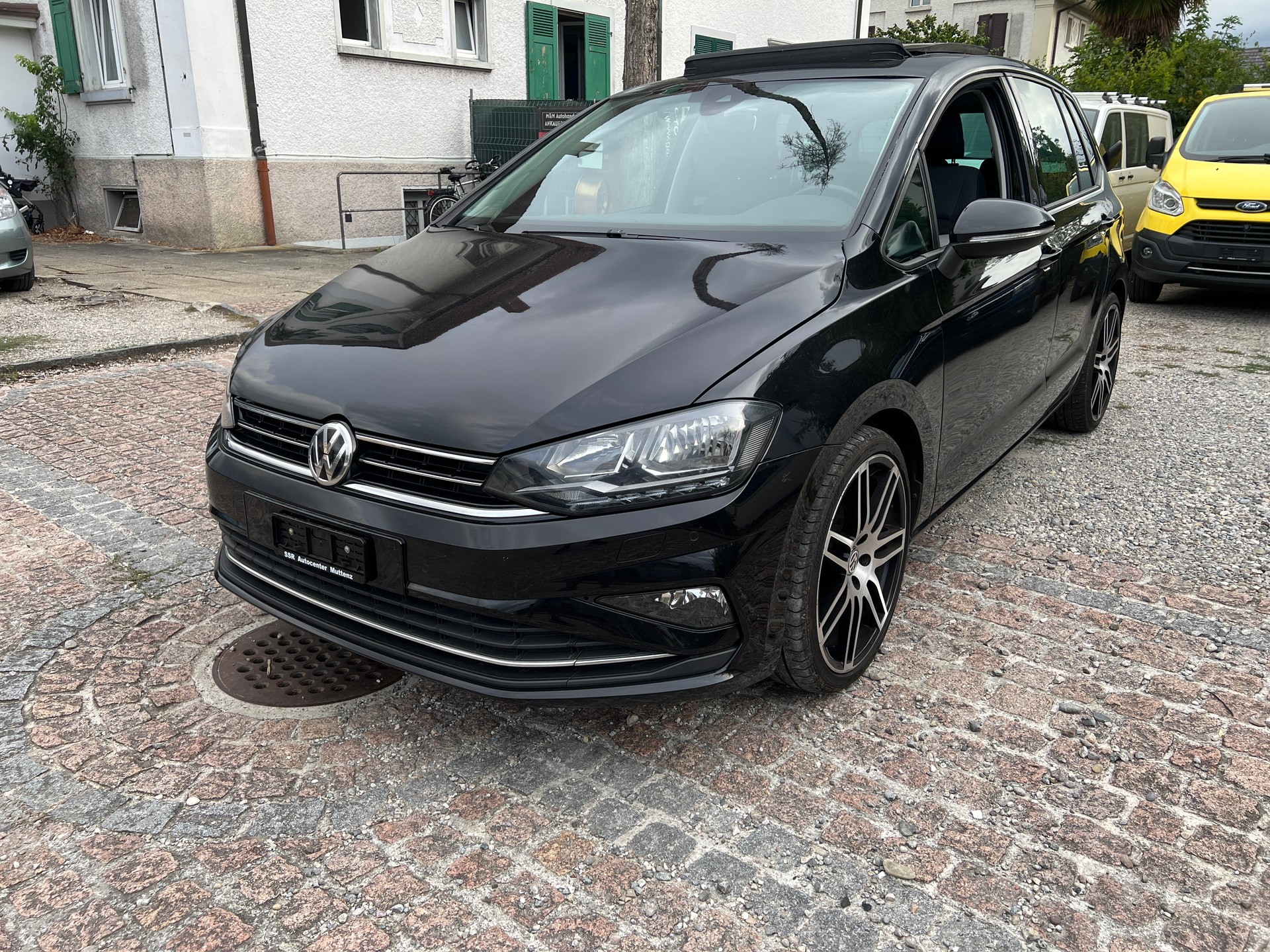 VW Golf 1.0 TSI sport svan-image-0