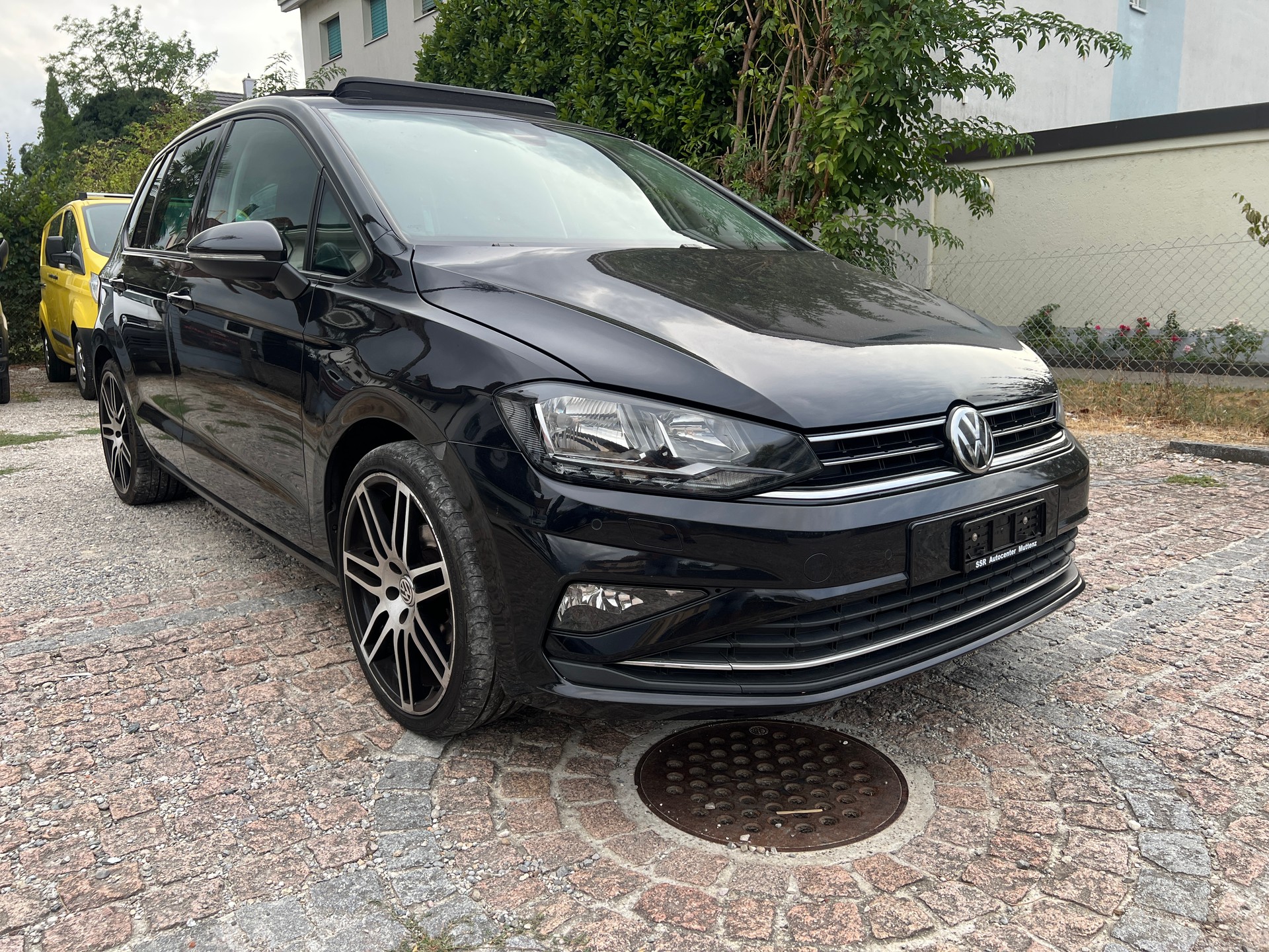 VW Golf 1.0 TSI sport svan-image-2