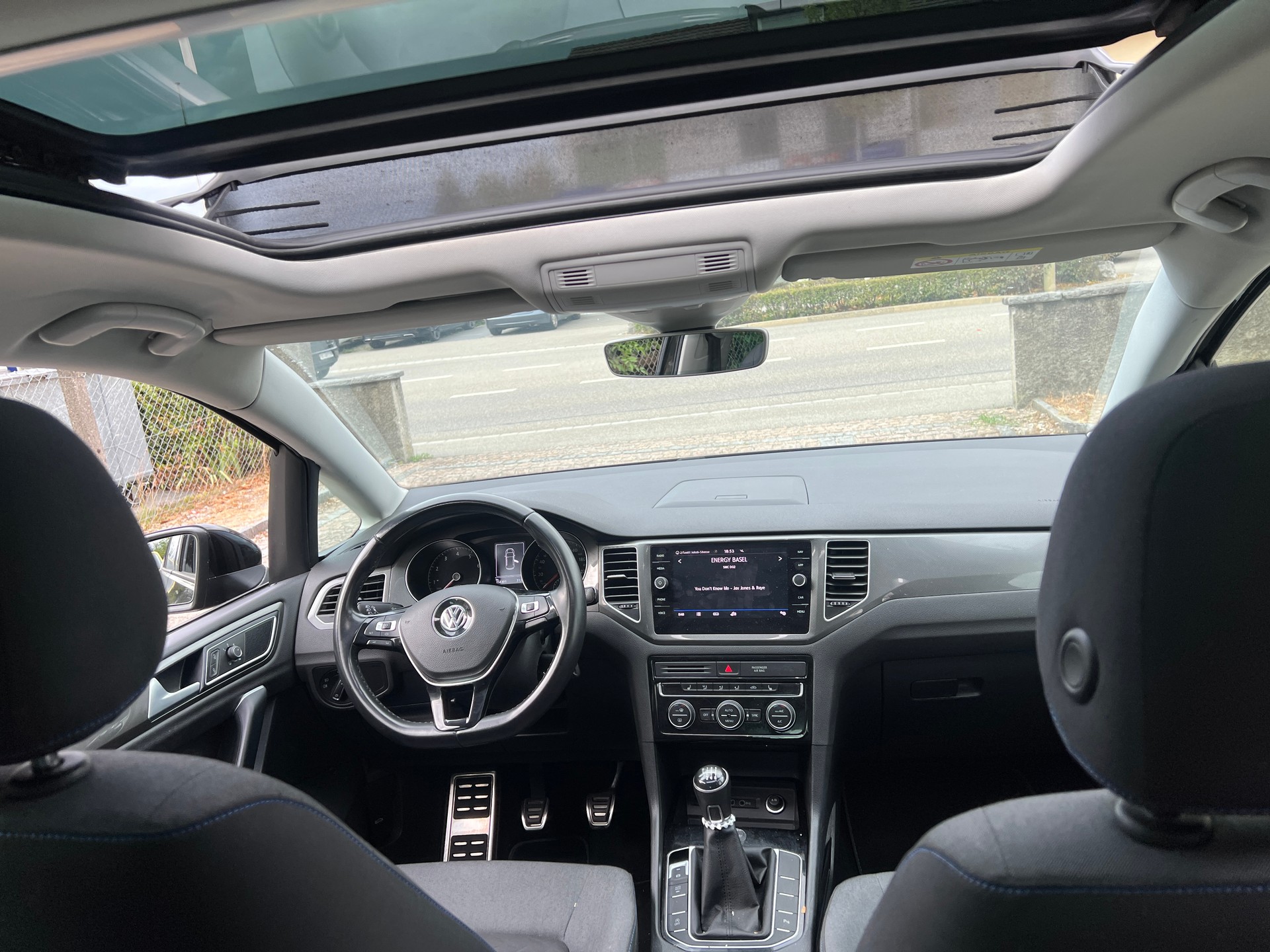VW Golf 1.0 TSI sport svan-image-12