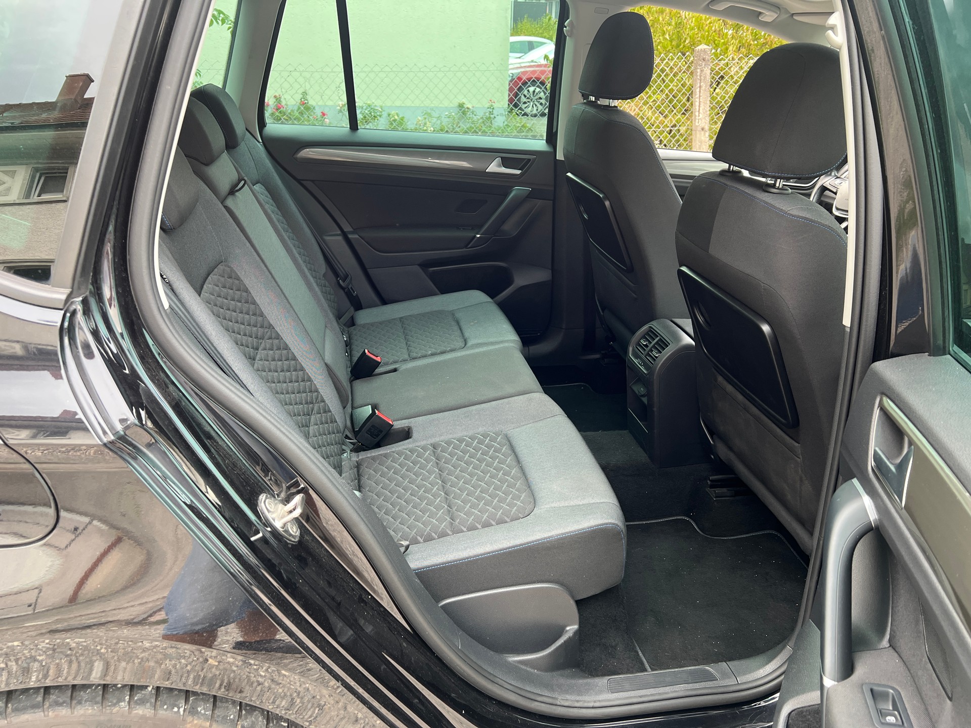 VW Golf 1.0 TSI sport svan-image-11
