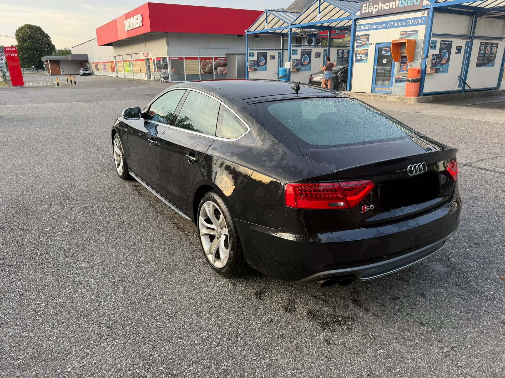 AUDI 3.0 V6 TFSI quattro S-Tronic-image-2