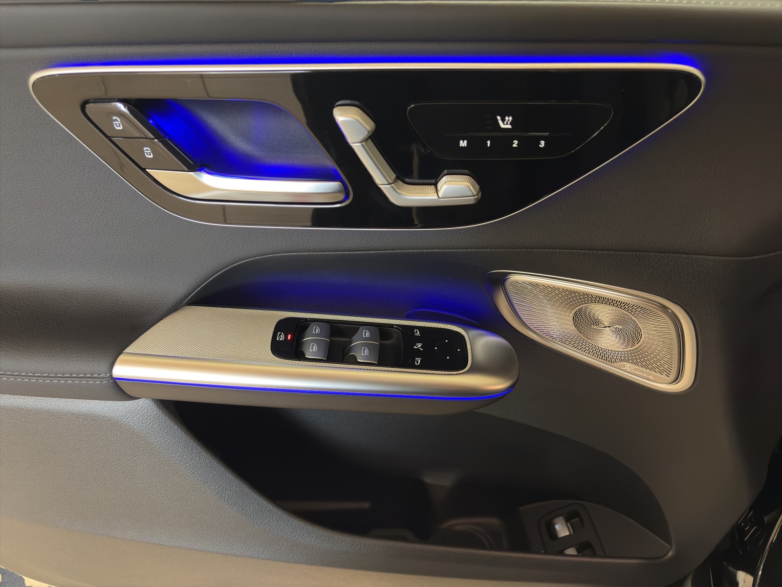 MERCEDES-BENZ GLC 400 e 4M EQ Hybrid Technology-image-12