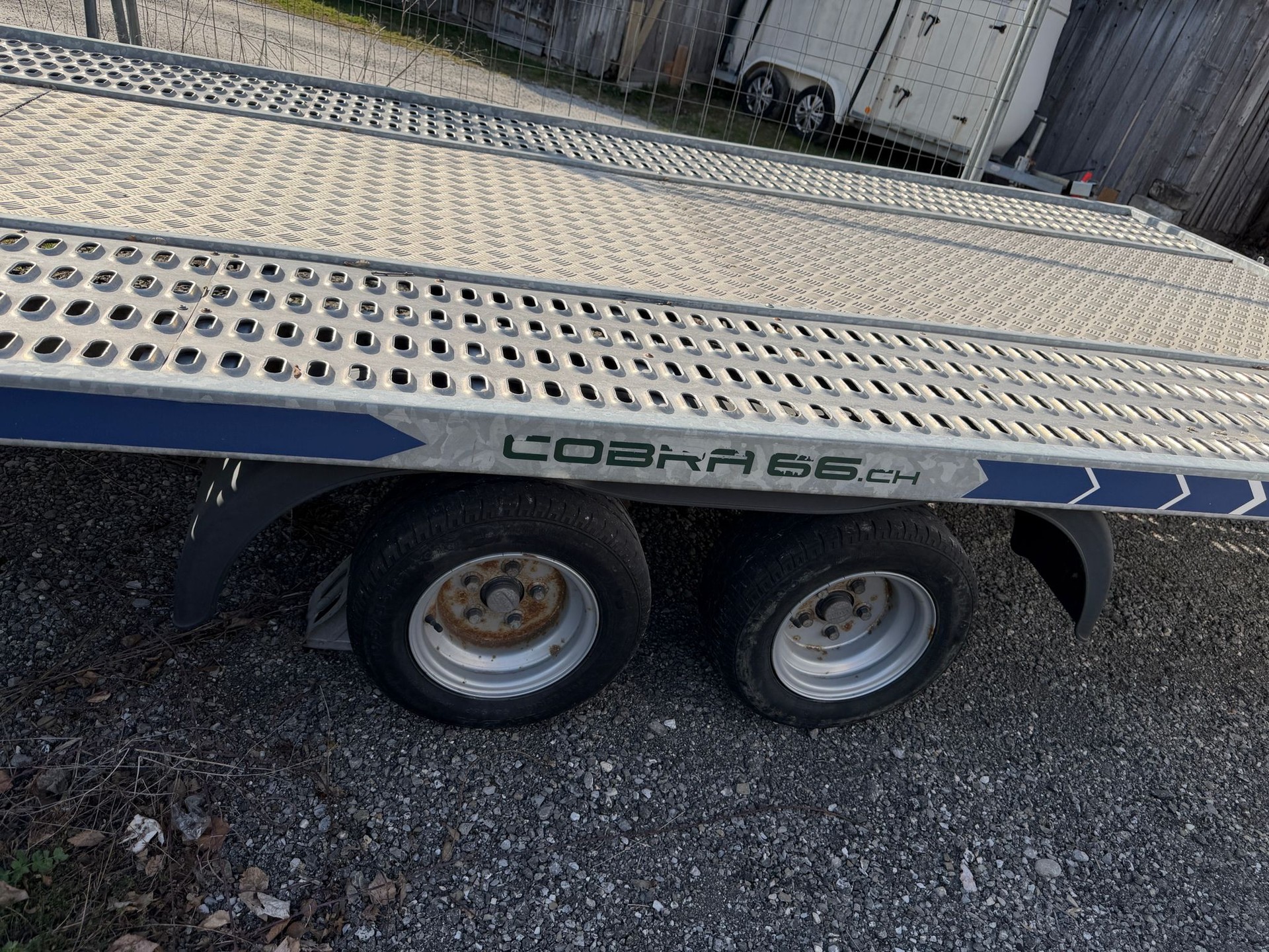 LORRIES S221-image-2