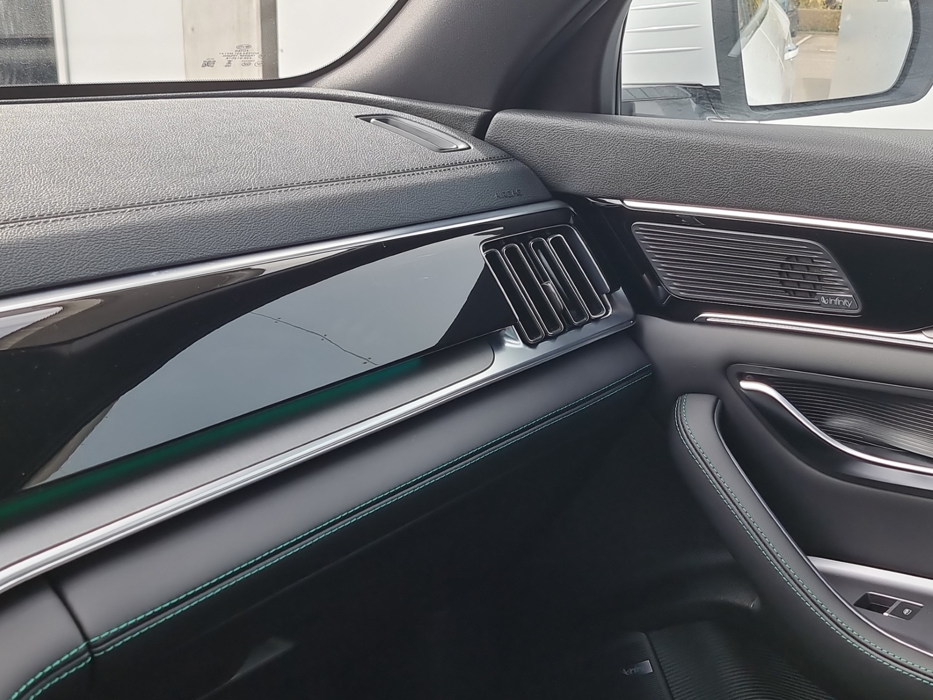 BYD Seal U DM-i Design AWD-image-7