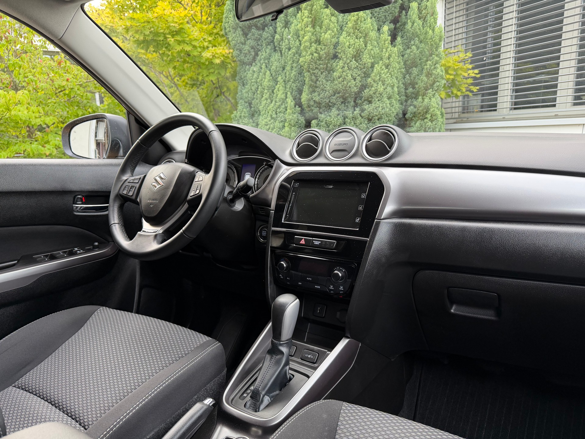 SUZUKI Vitara 1.4 4x4 Boosterjet Piz Sulai Automatic *inkl. Anhängerkupplung*aus 1. Hand*Garantie*-image-6