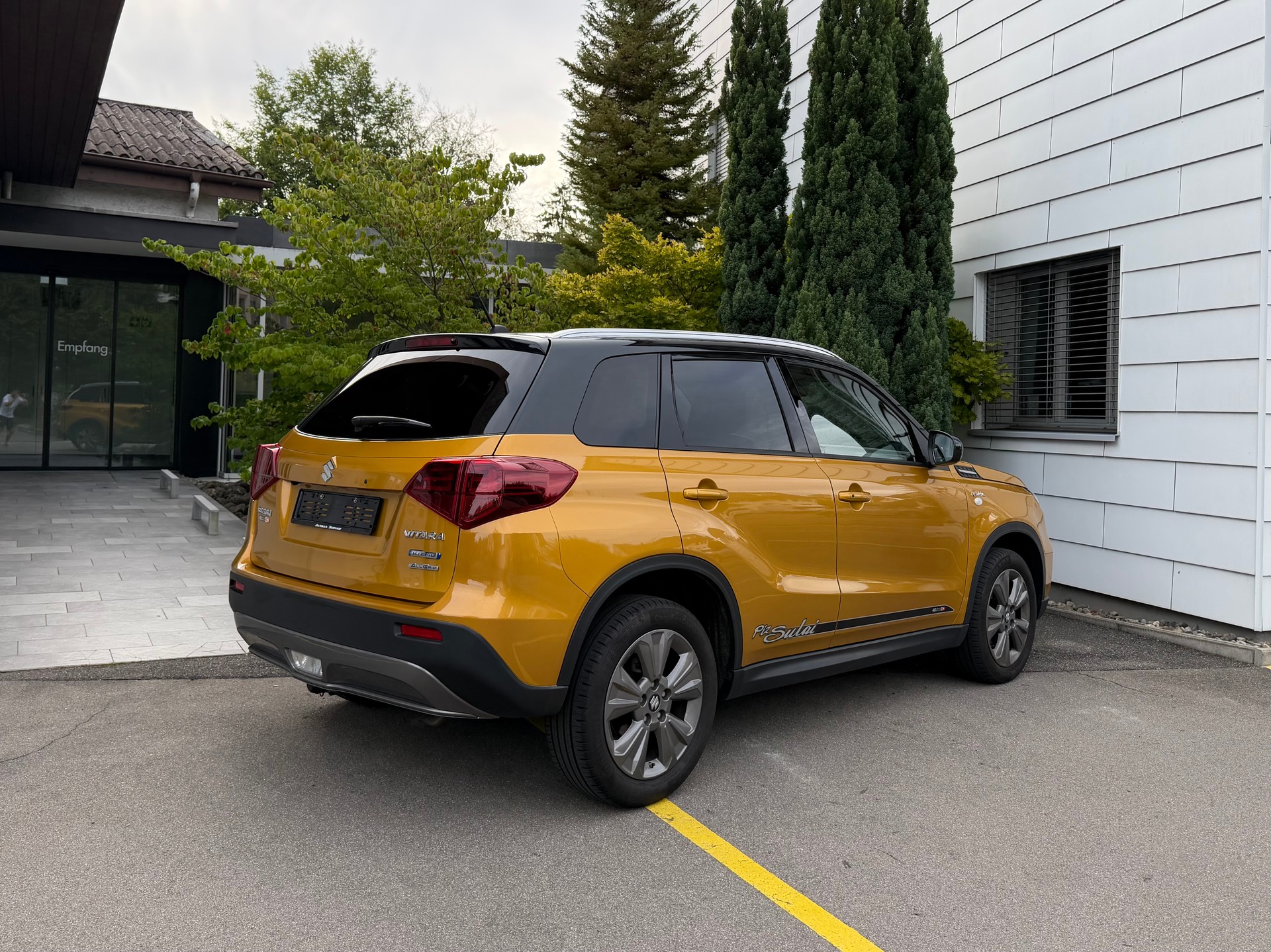 SUZUKI Vitara 1.4 4x4 Boosterjet Piz Sulai Automatic *inkl. Anhängerkupplung*aus 1. Hand*Garantie*-image-3