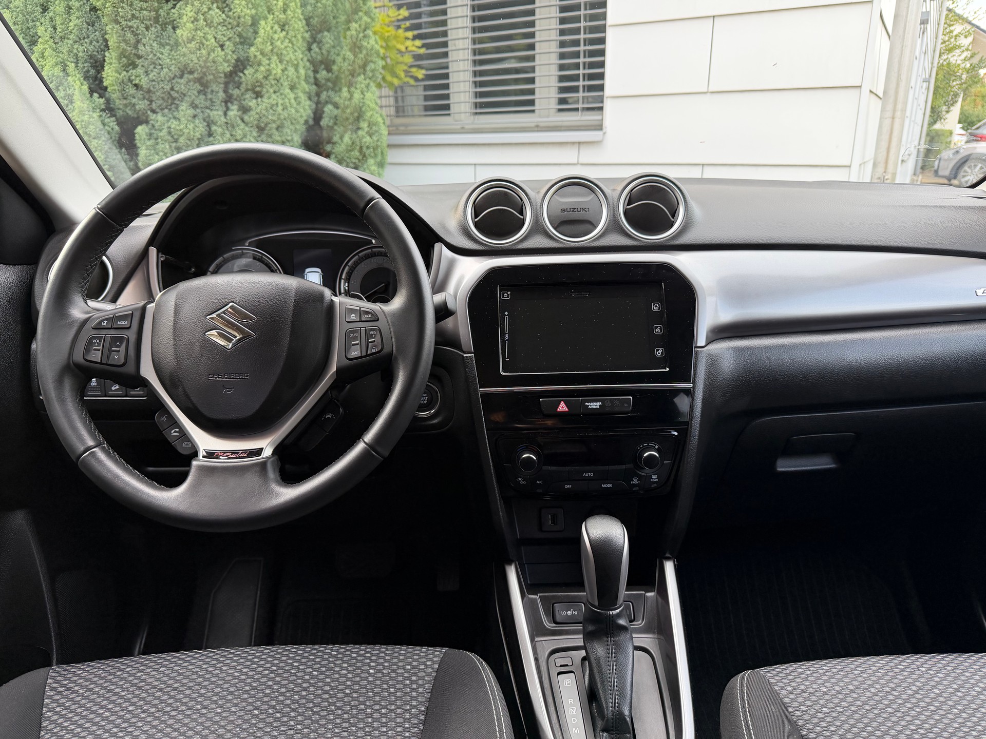 SUZUKI Vitara 1.4 4x4 Boosterjet Piz Sulai Automatic *inkl. Anhängerkupplung*aus 1. Hand*Garantie*-image-7