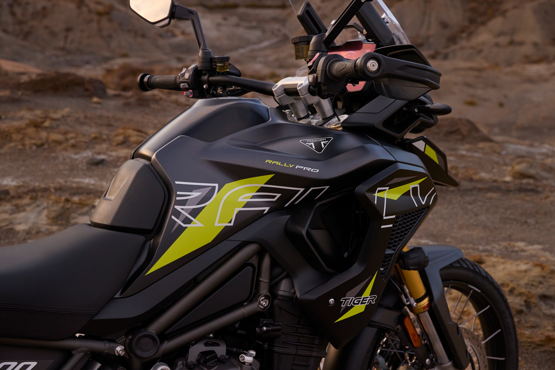 TRIUMPH Tiger 1200 Desert-showroom-element-1