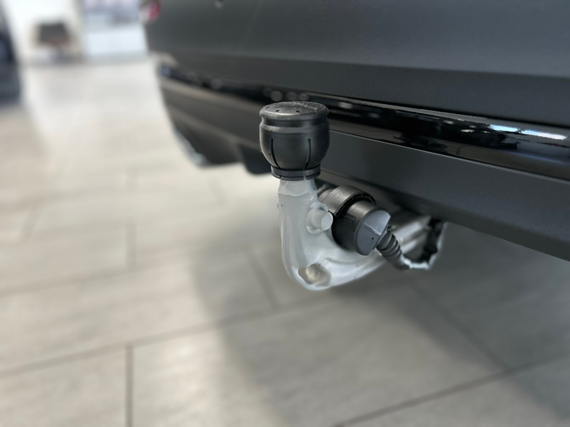 MERCEDES-BENZ GLA 250 4Matic AMG Line 8G-DCT Swiss Star-image-5