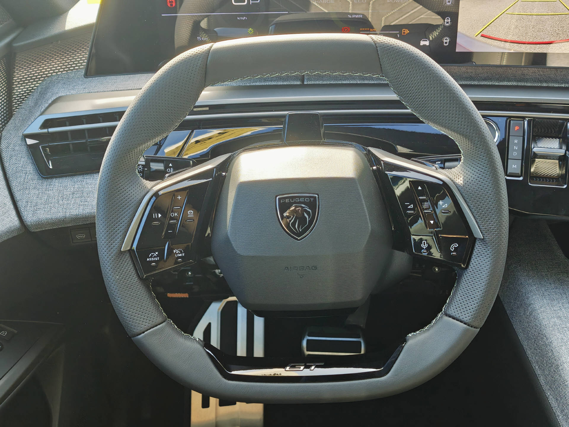 PEUGEOT 3008 1.2 Hybrid GT Exclusive-image-12