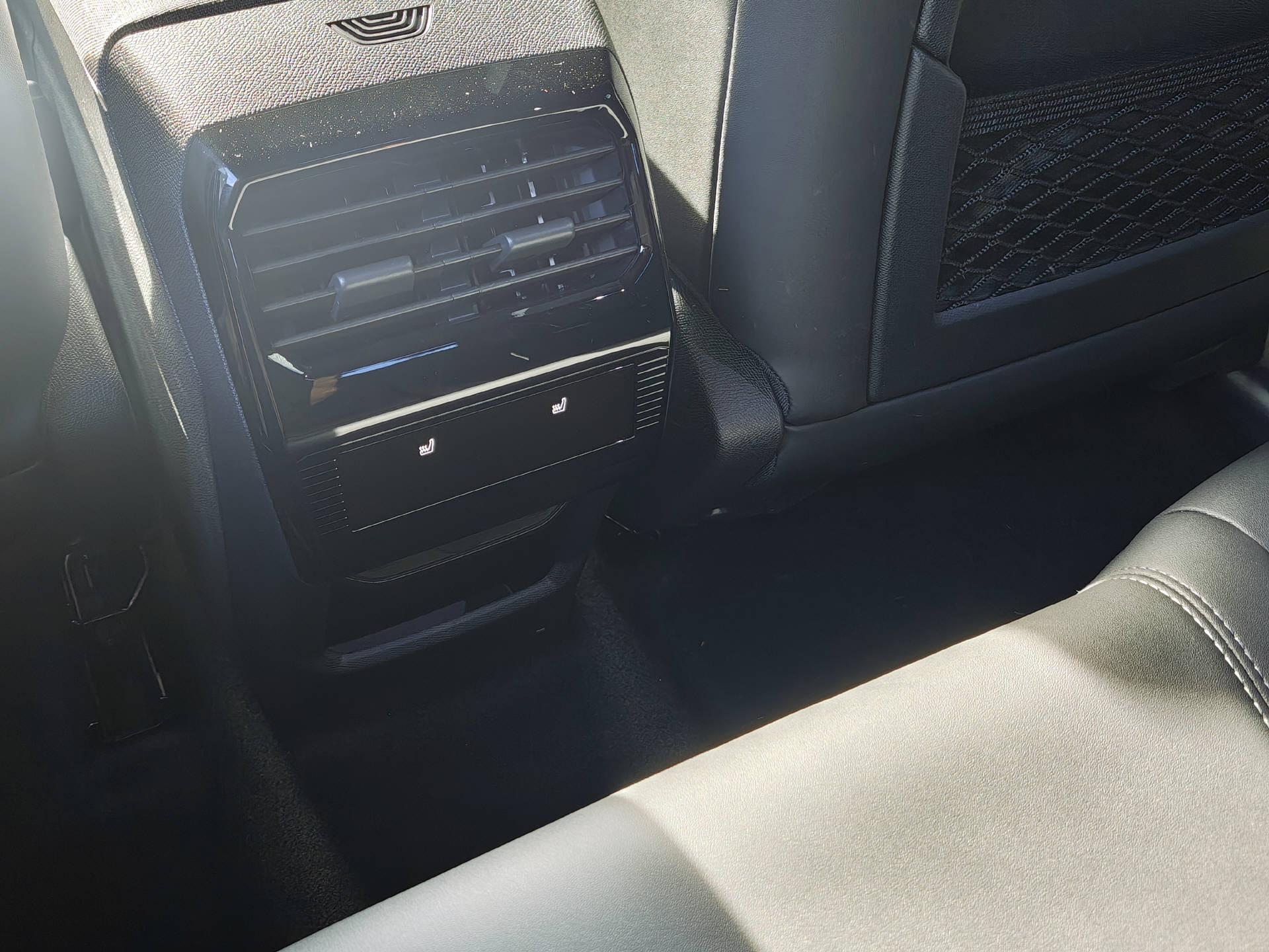 PEUGEOT 3008 1.2 Hybrid GT Exclusive-image-14