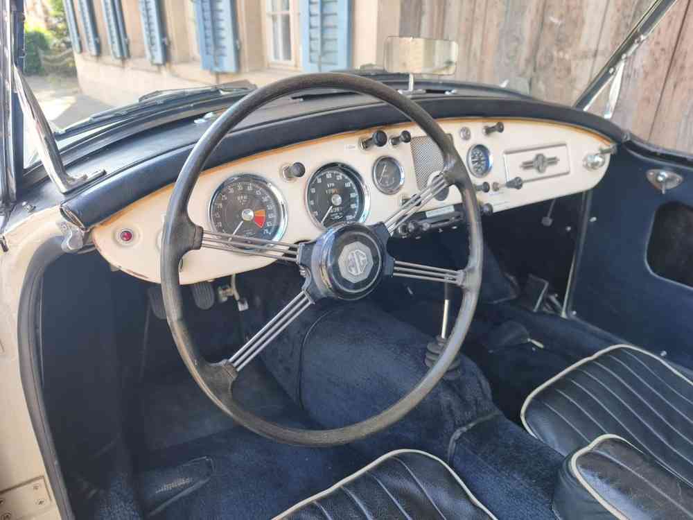 MG MGA 1500-image-9