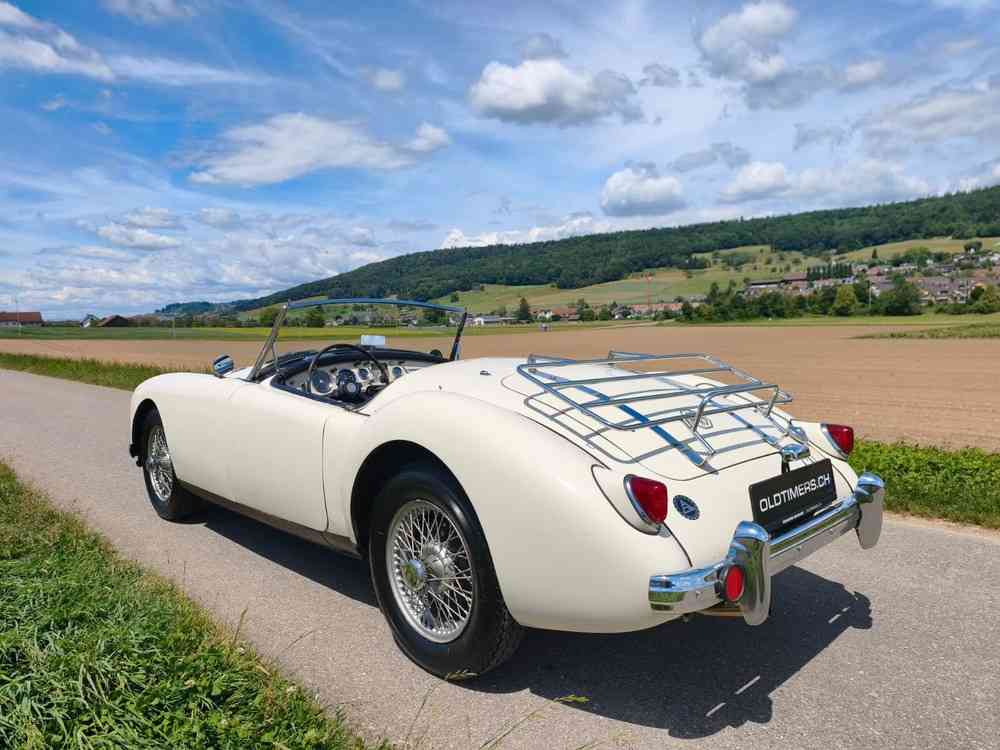 MG MGA 1500-image-1