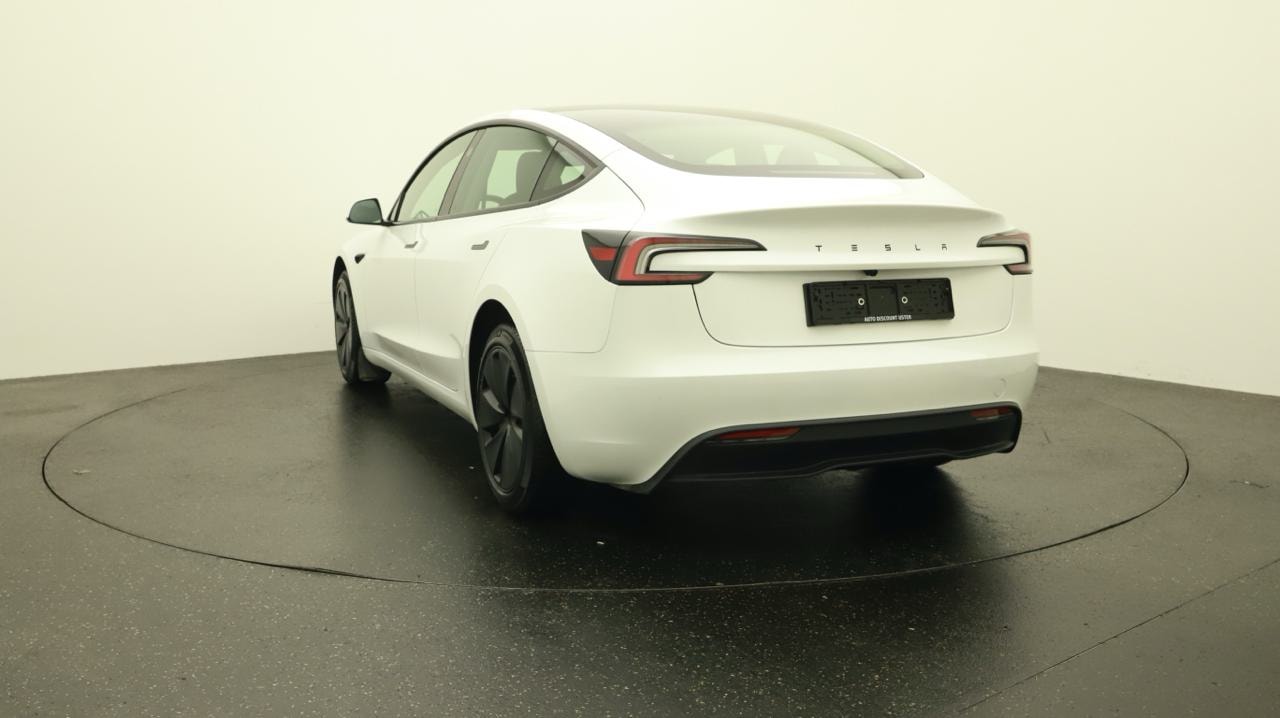 TESLA Model 3 Long Range RWD-showroom-element-3