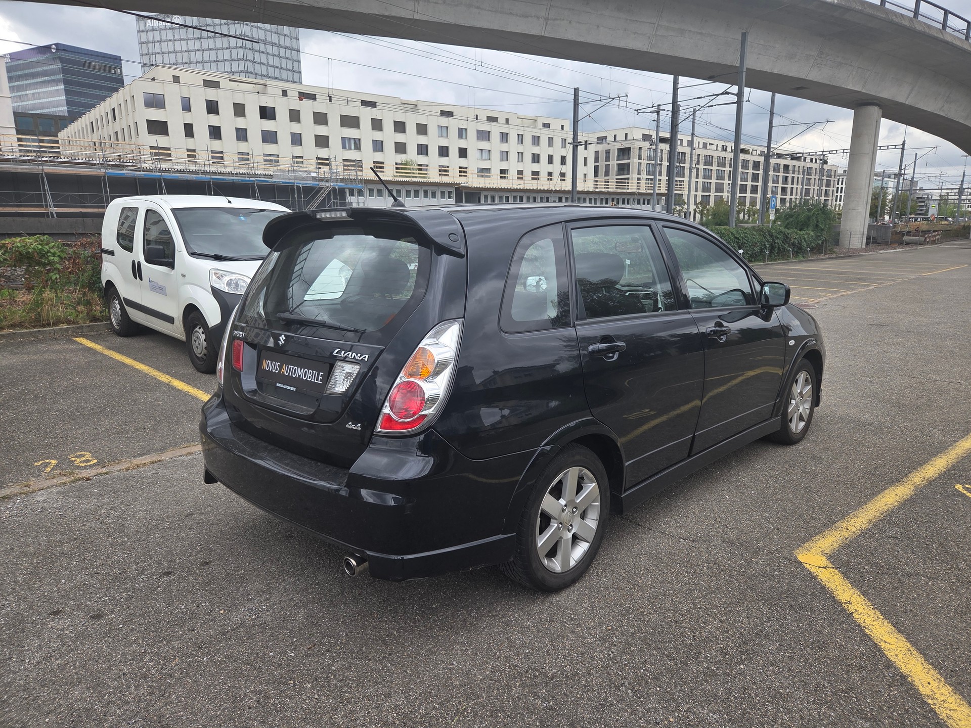 SUZUKI Liana 1.6 16V Sport Limited Edition 4WD Automatic-image-4