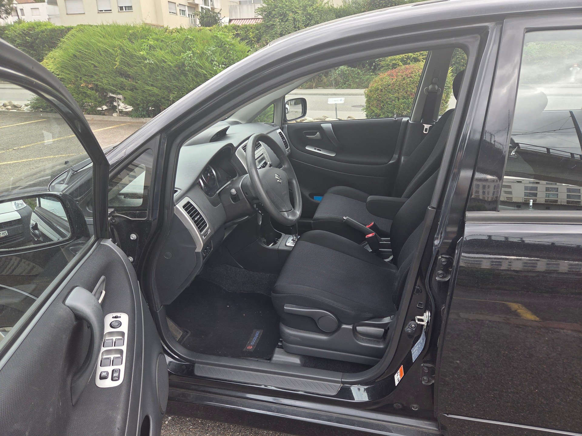 SUZUKI Liana 1.6 16V Sport Limited Edition 4WD Automatic-image-8