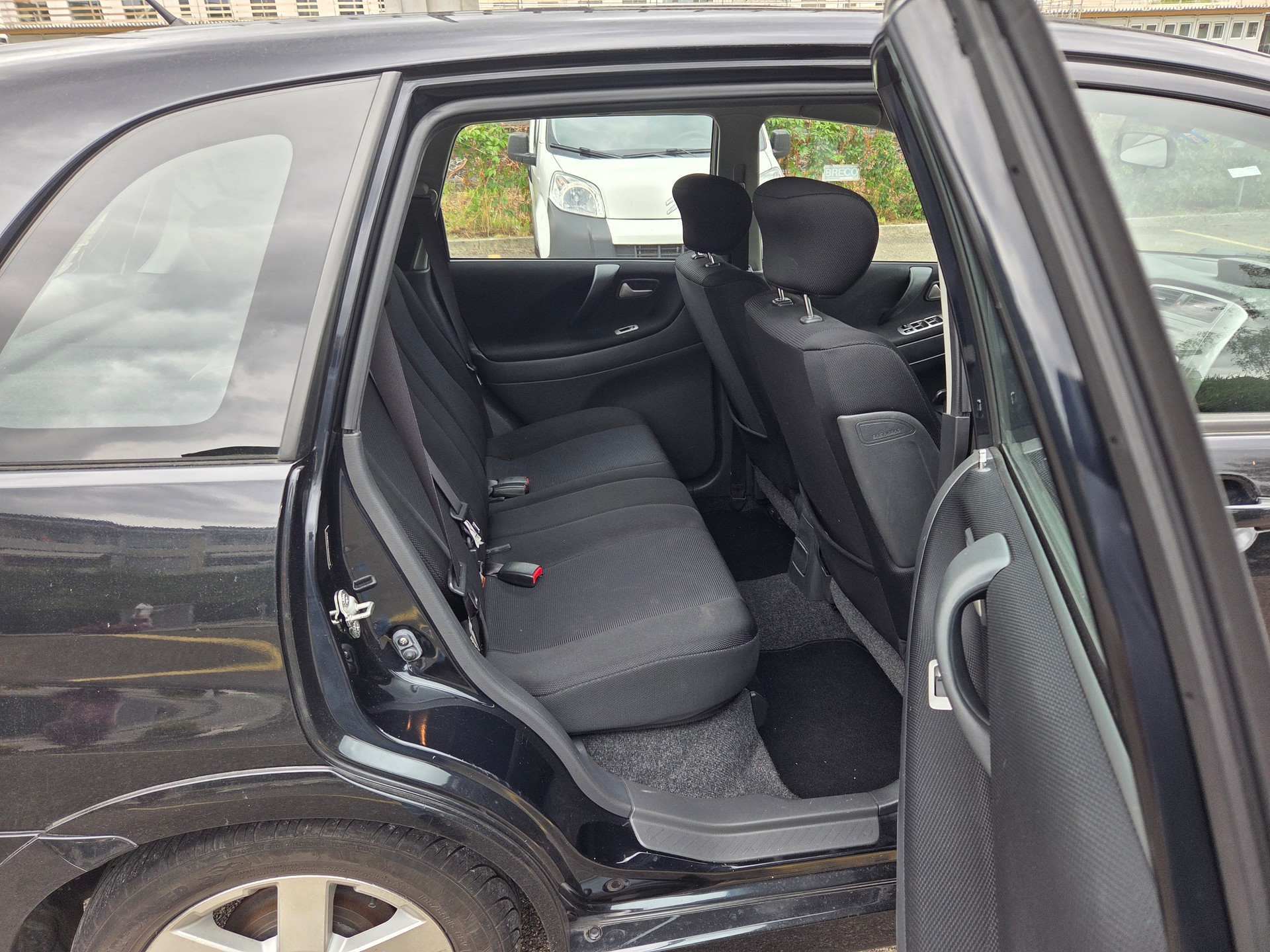 SUZUKI Liana 1.6 16V Sport Limited Edition 4WD Automatic-image-13