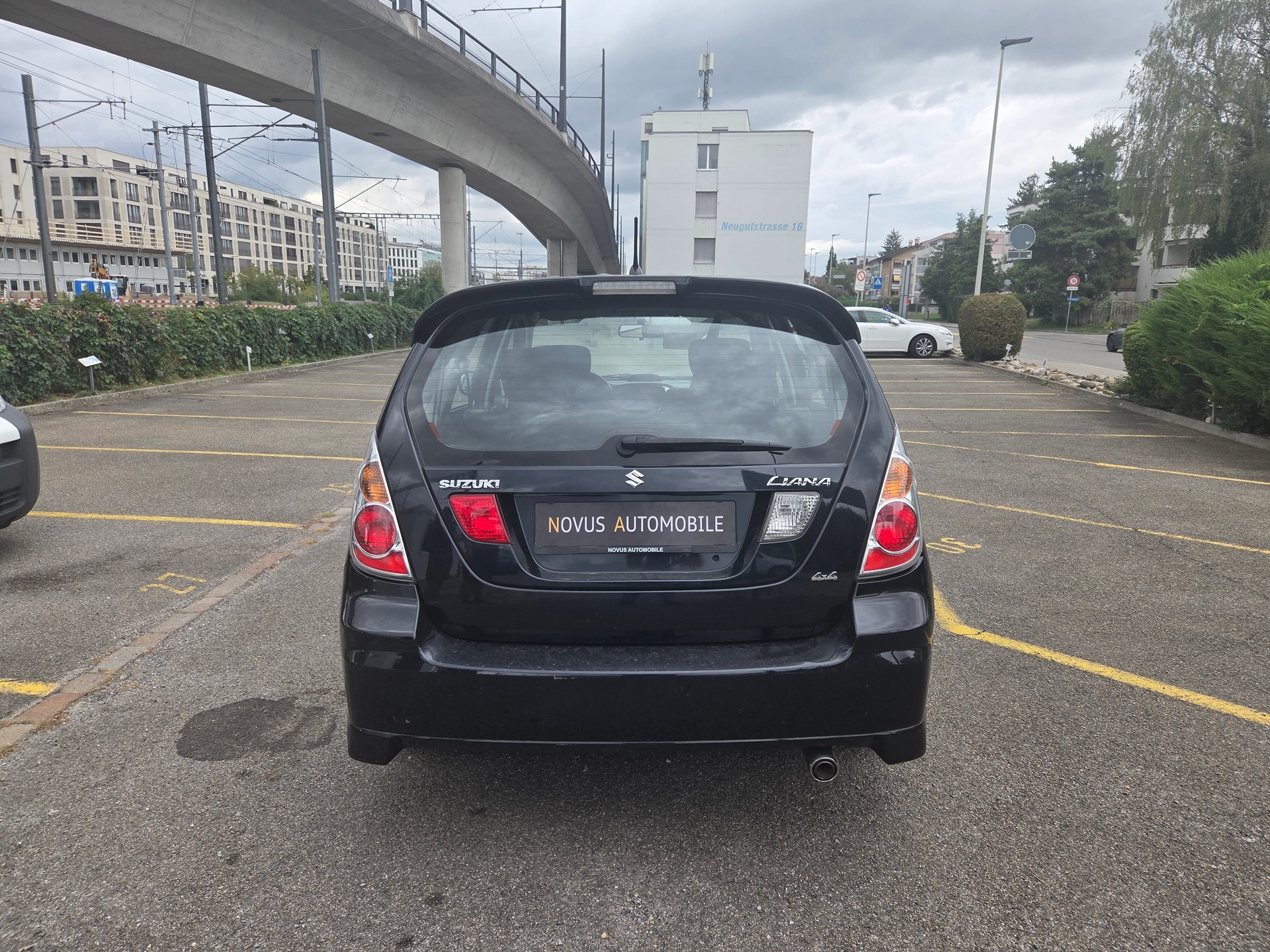 SUZUKI Liana 1.6 16V Sport Limited Edition 4WD Automatic-image-3