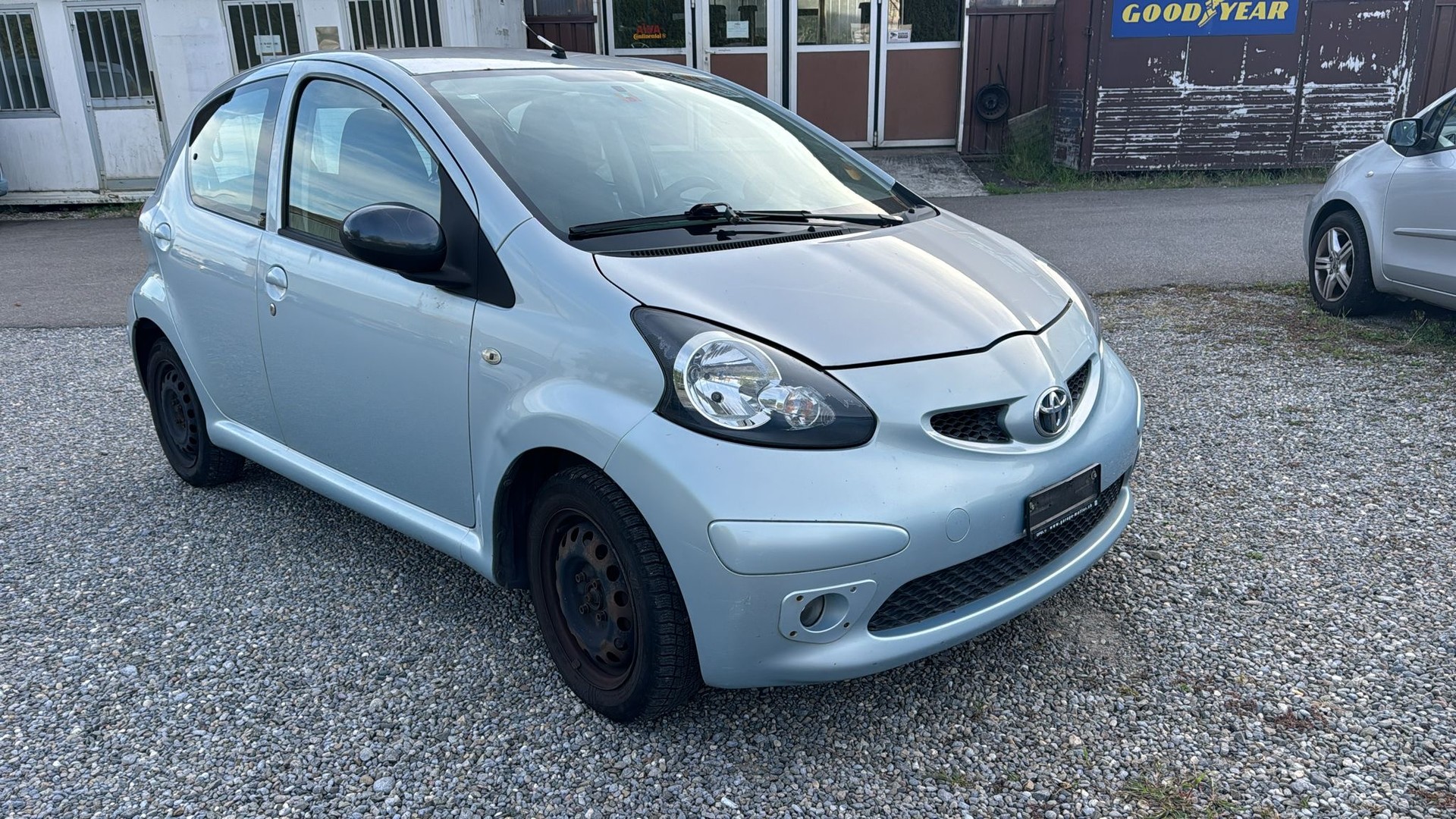 TOYOTA Aygo 1.0 Linea Terra-image-0