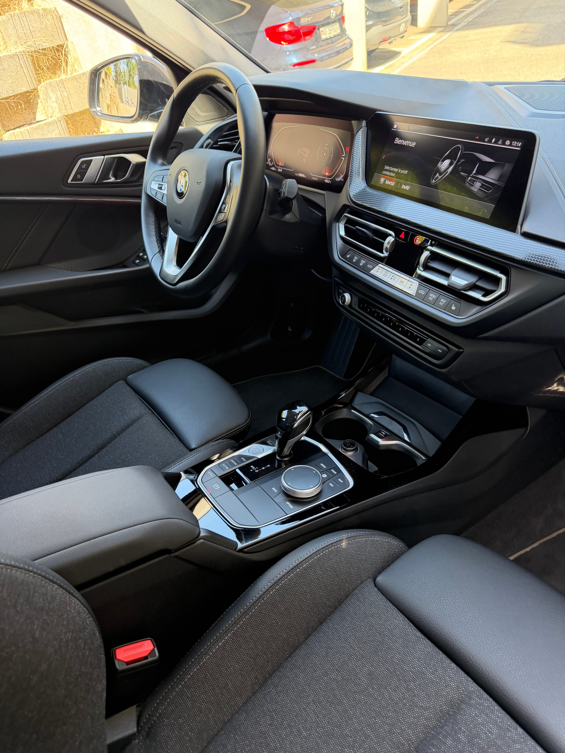 BMW 118i Sport Line Steptronic-image-8