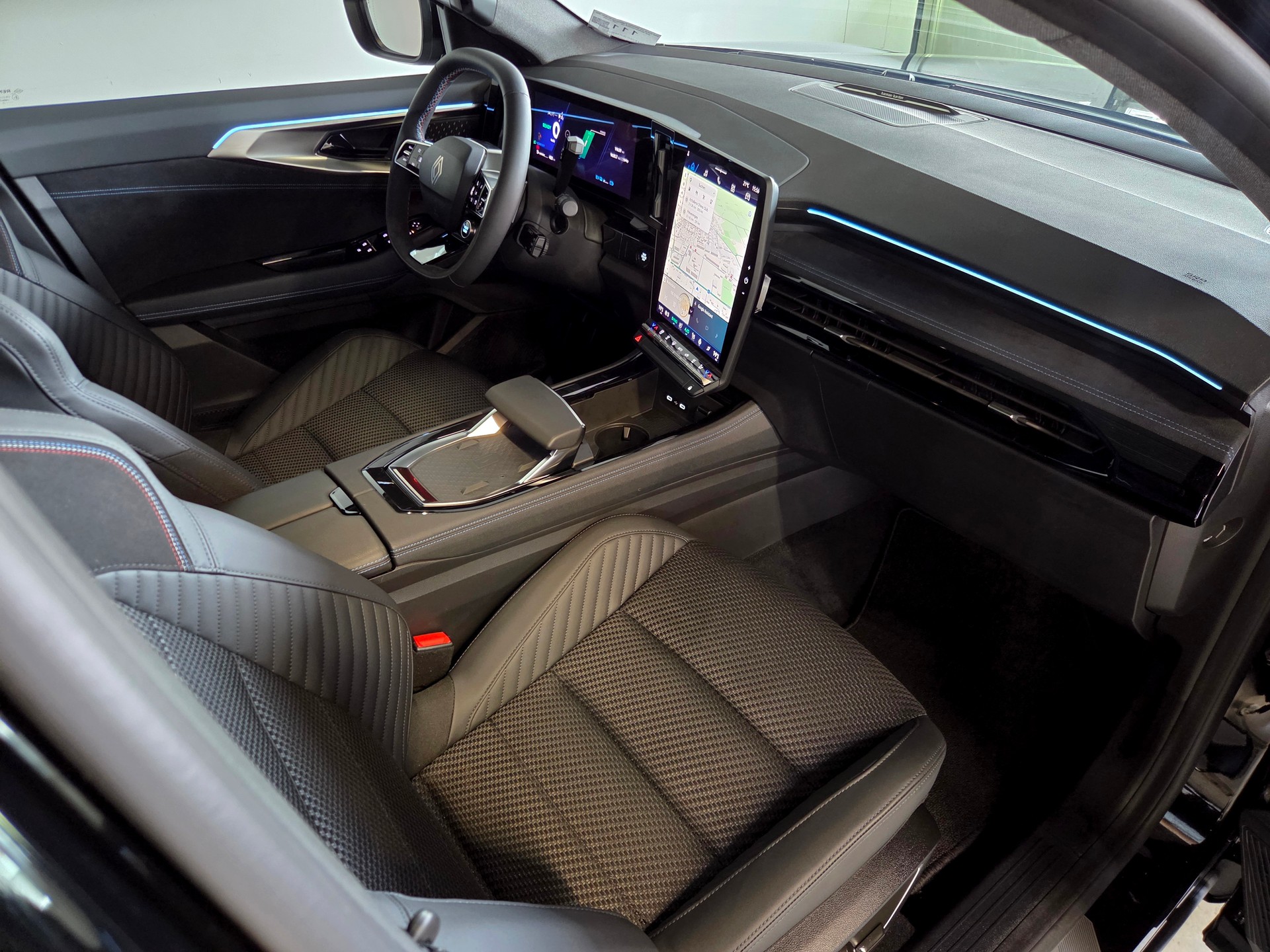 RENAULT Austral 1.2 E-Tech esprit Alpine-image-21