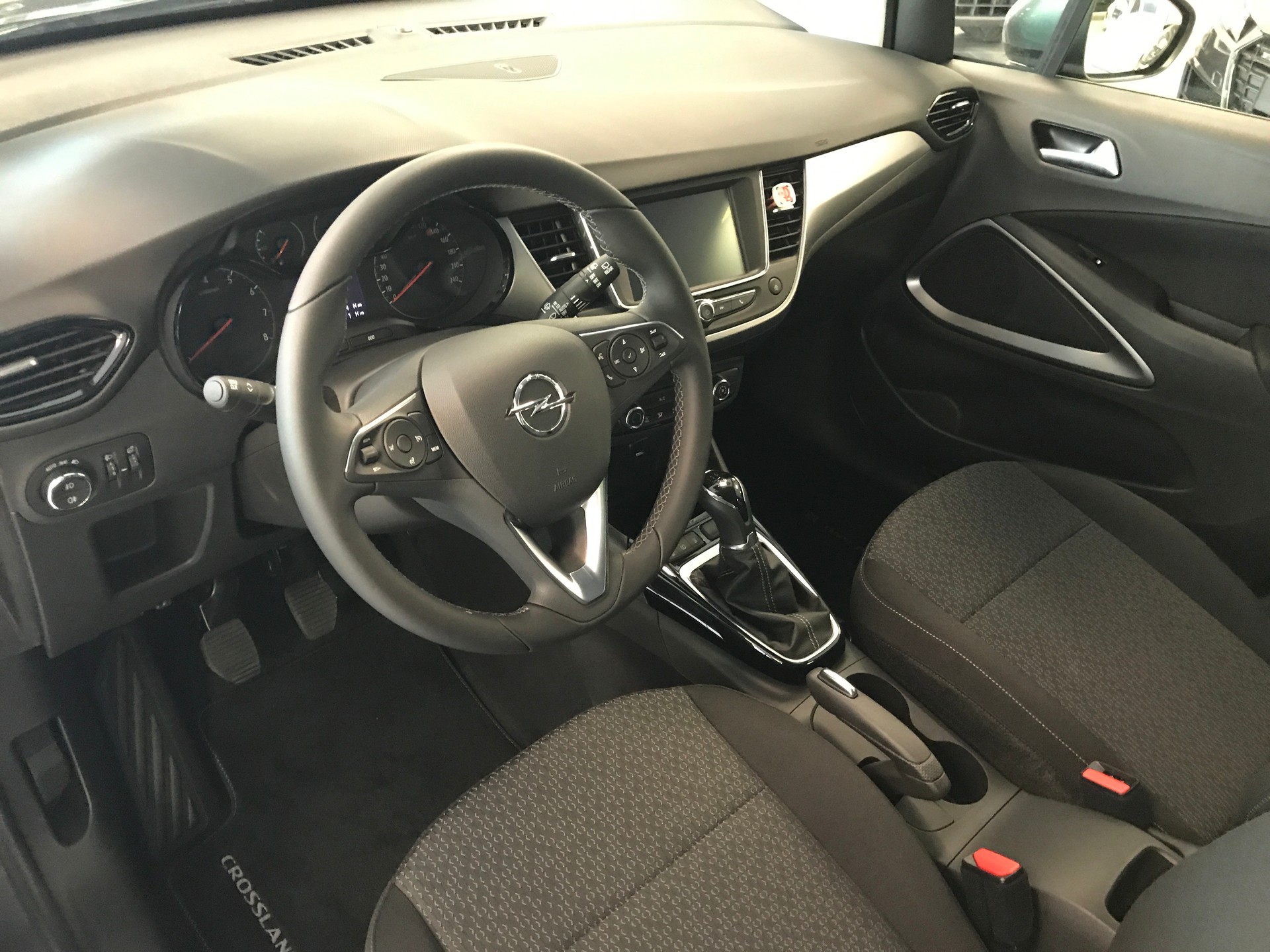 OPEL Crossland X 1.2i TP Enjoy-image-4