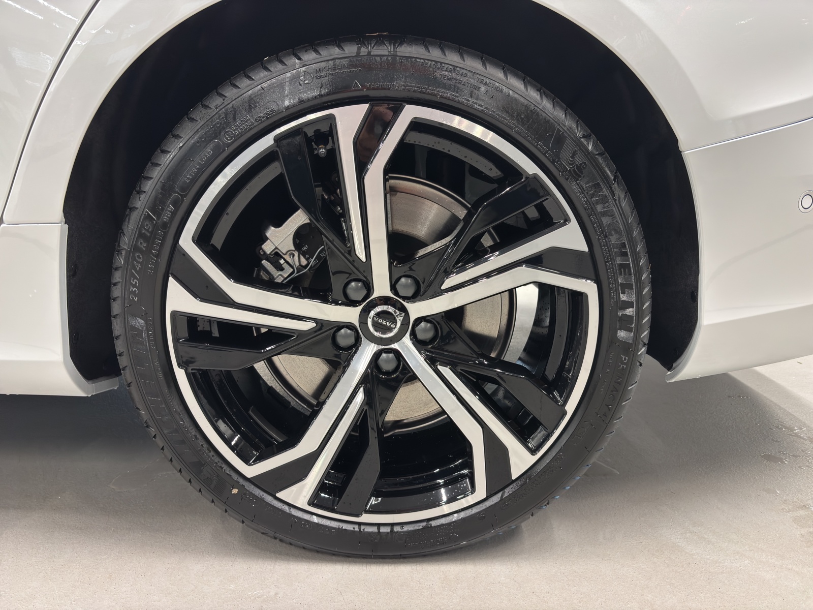 VOLVO V60 2.0 T6 TE Ultra Dark eAWD-image-15
