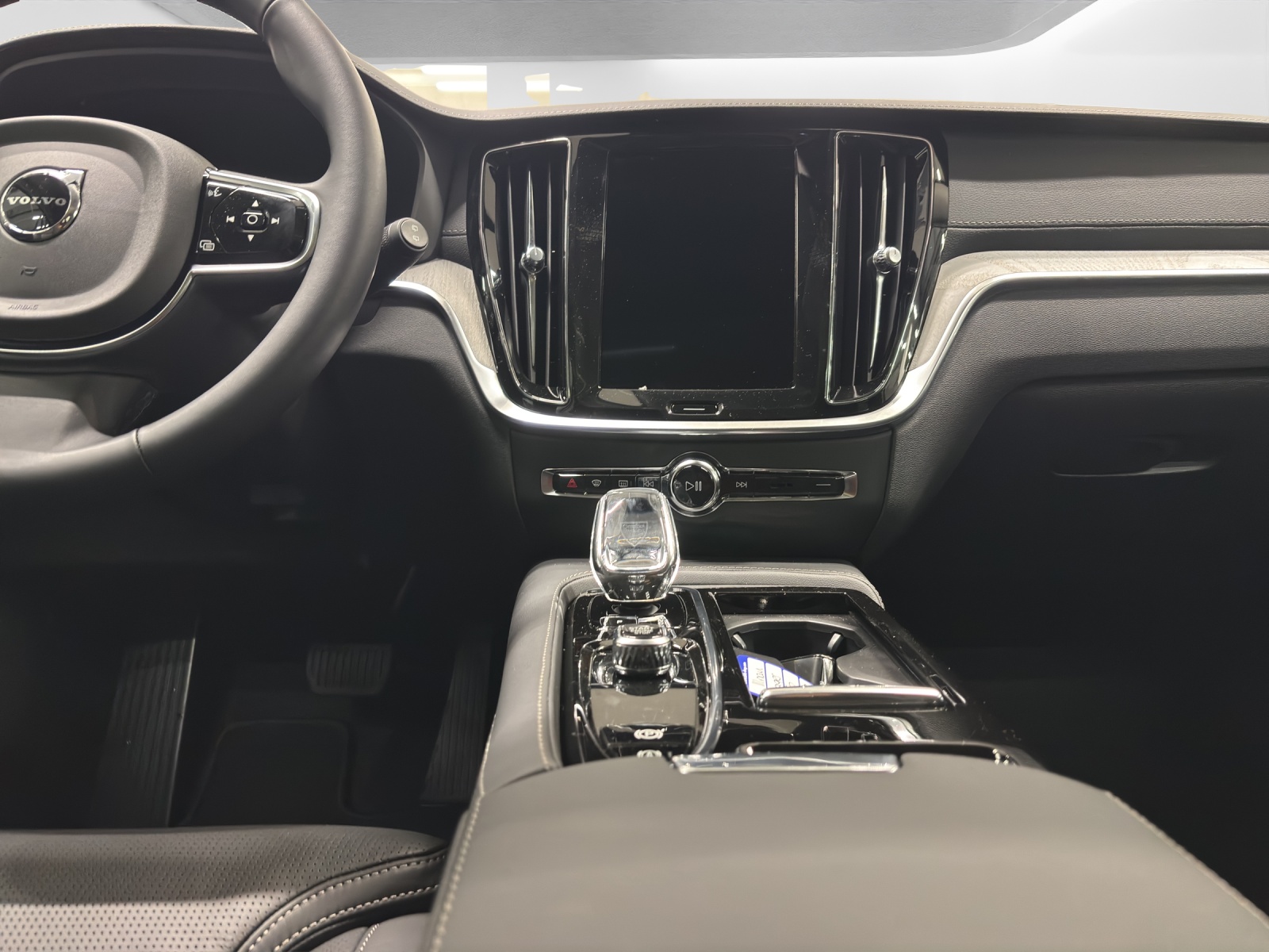 VOLVO V60 2.0 T6 TE Ultra Dark eAWD-image-8