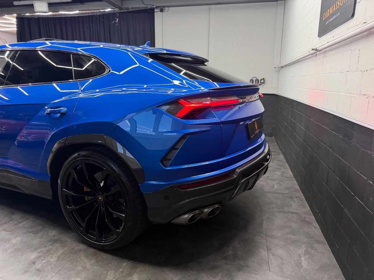 LAMBORGHINI Urus E-Gear | Akrapovic | Full Carbon | Panorama Dach | Lambo Garantie-image-10
