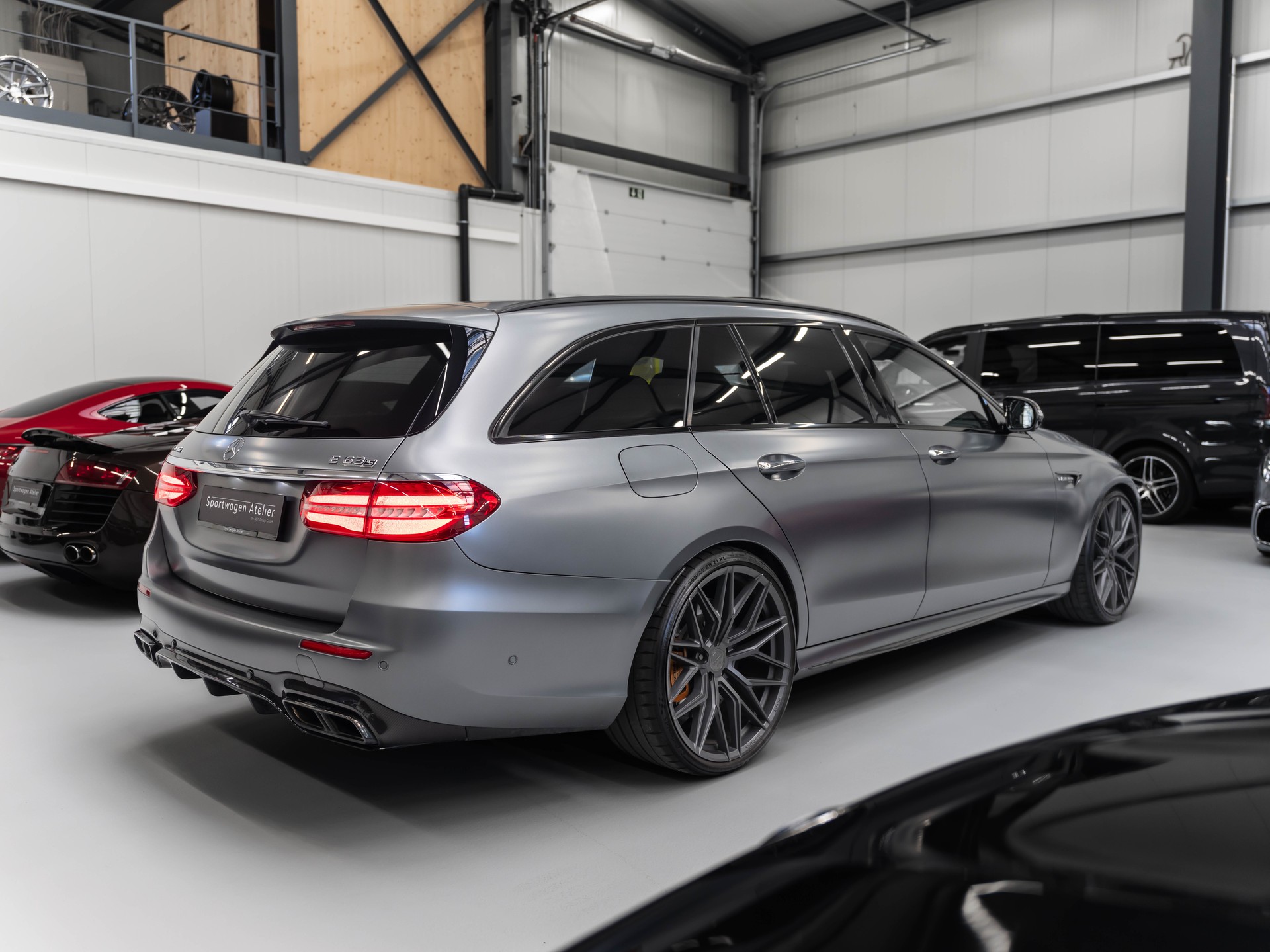 MERCEDES-BENZ E 63 AMG S 4 Matic 9G-Tronic-image-3