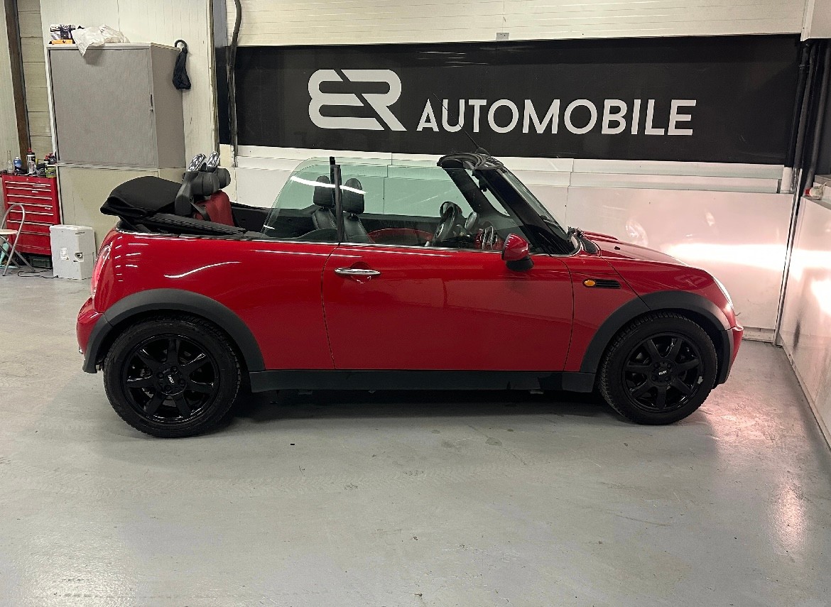MINI Cooper Cabriolet-image-5