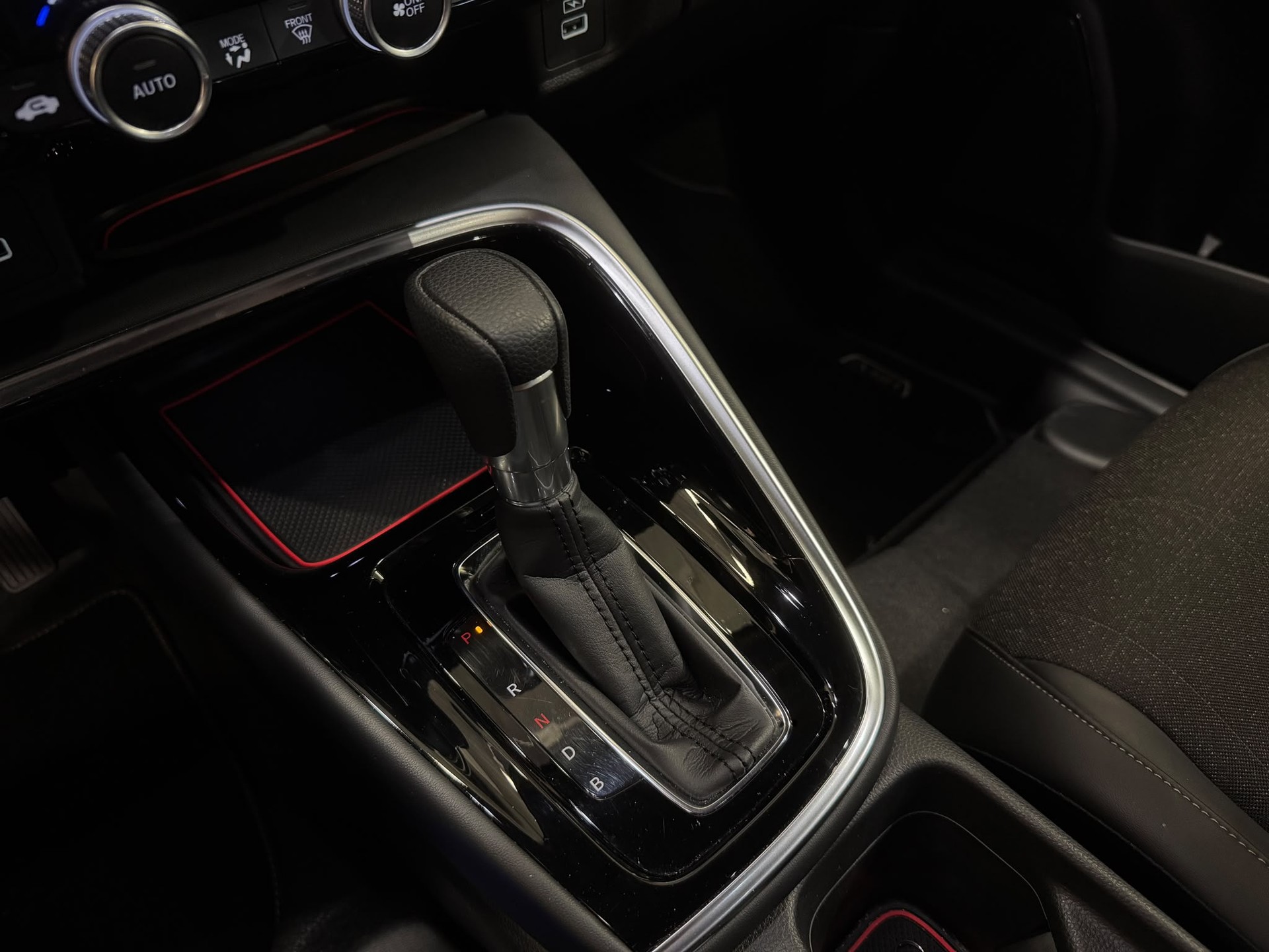 HONDA HR-V 1.5i-MMD Advance CVT-image-15