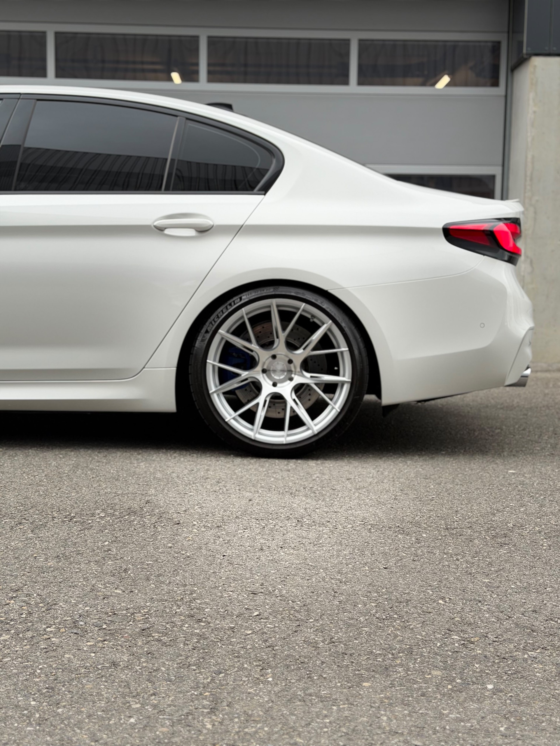 BMW M5 xDrive-image-11